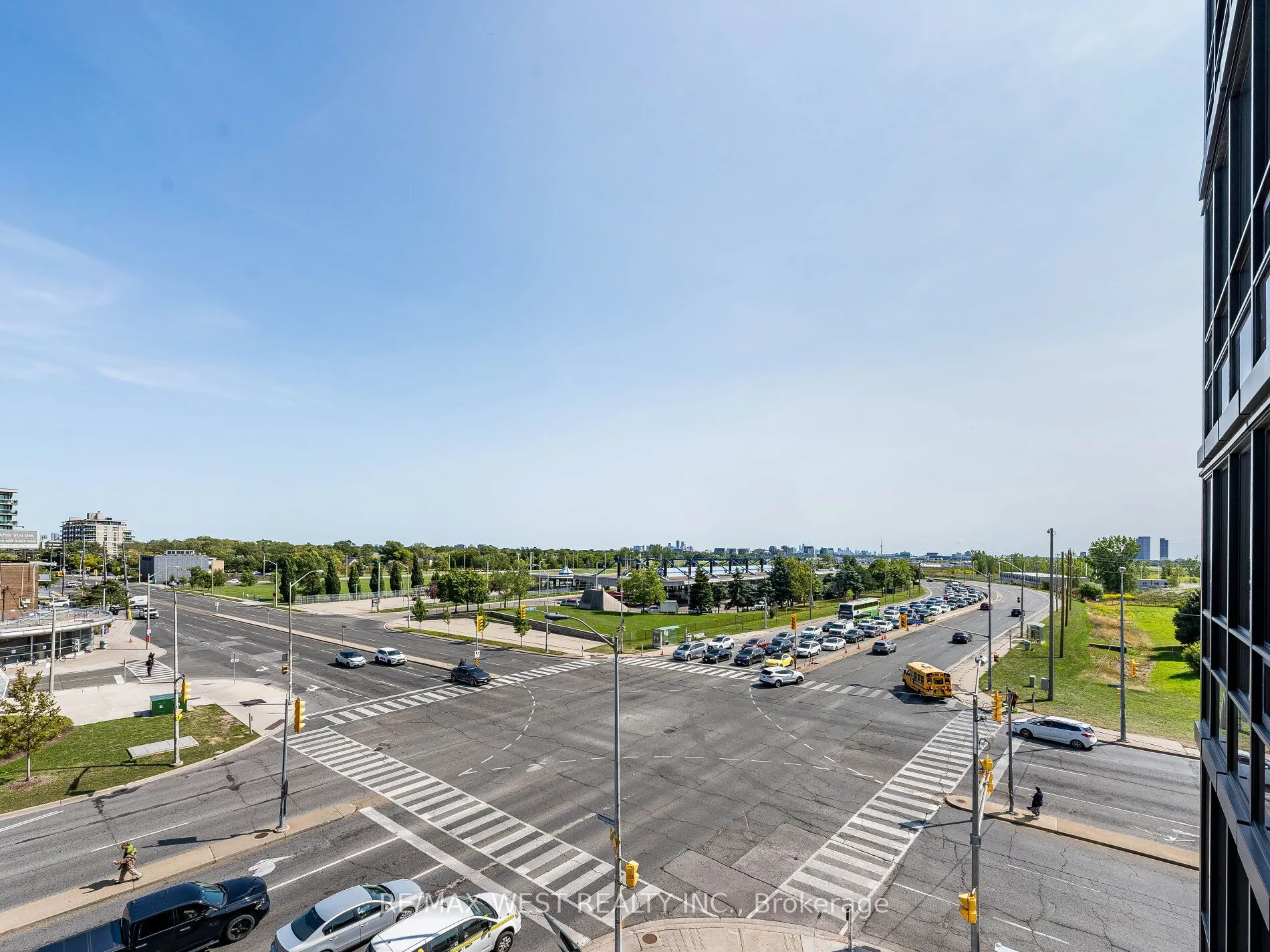 1060 Sheppard Avenue, #410