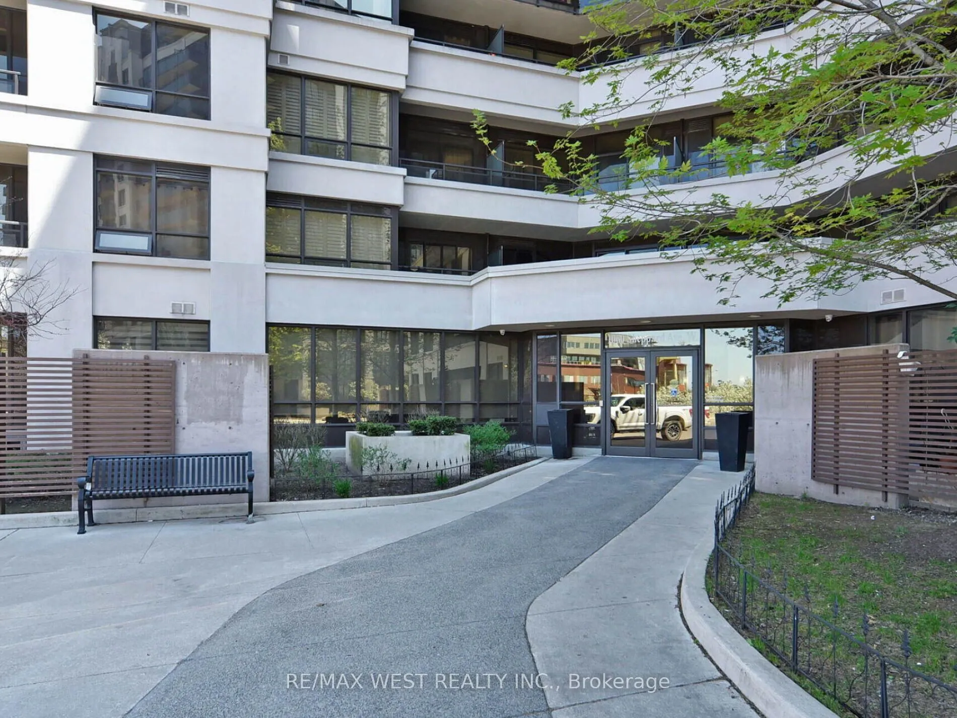 1060 Sheppard Avenue, #410