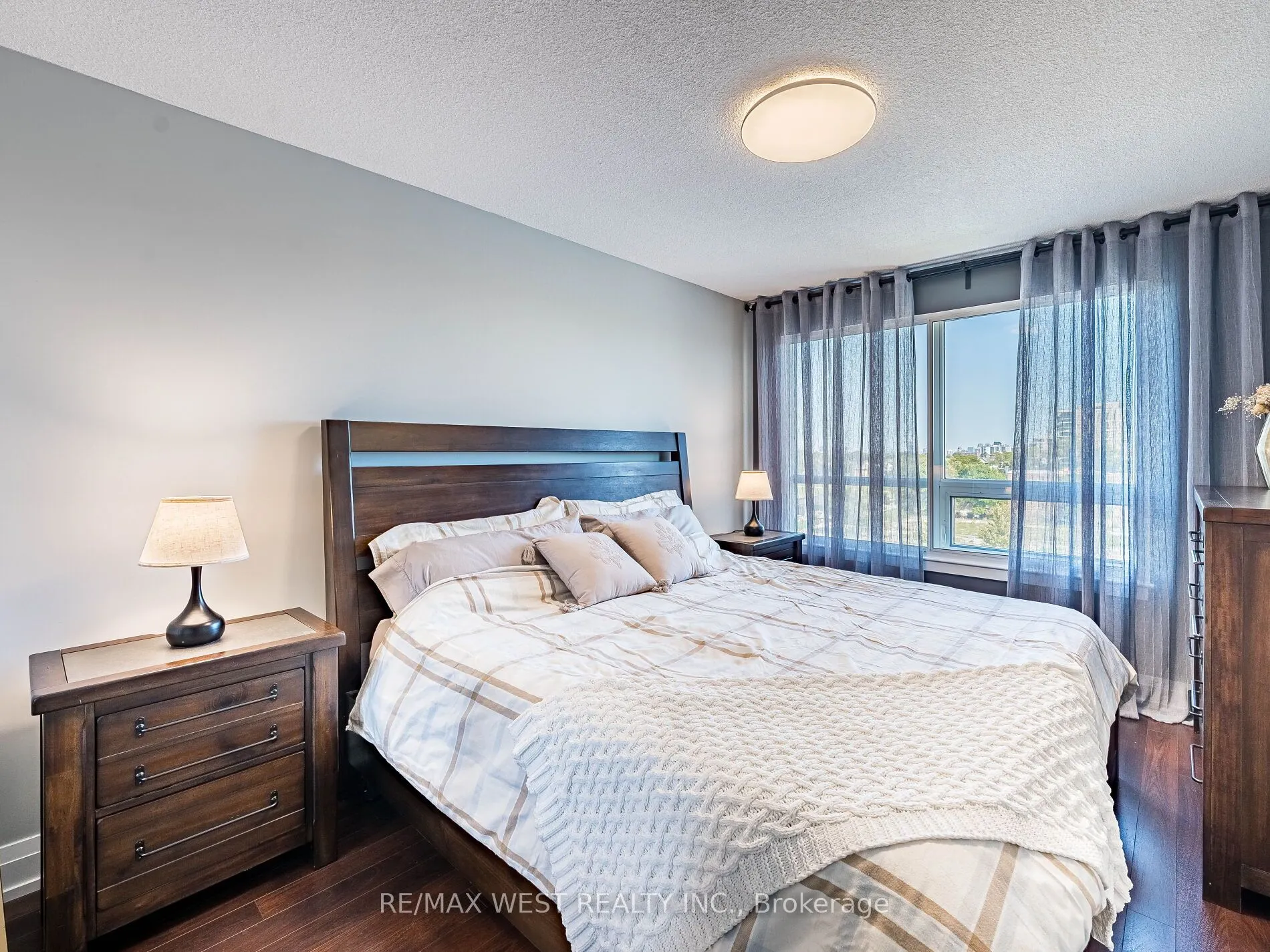 1060 Sheppard Avenue, #410