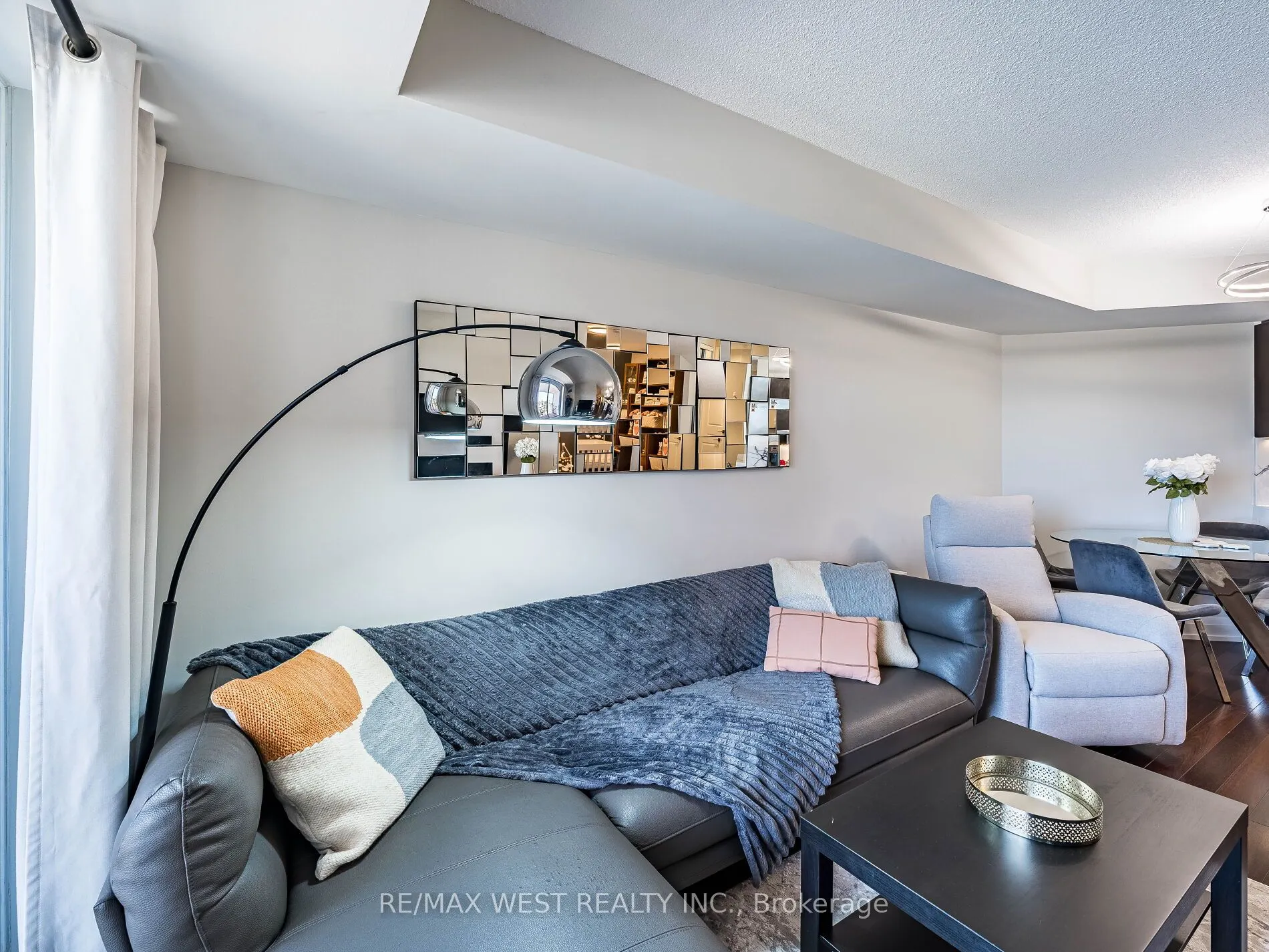 1060 Sheppard Avenue, #410
