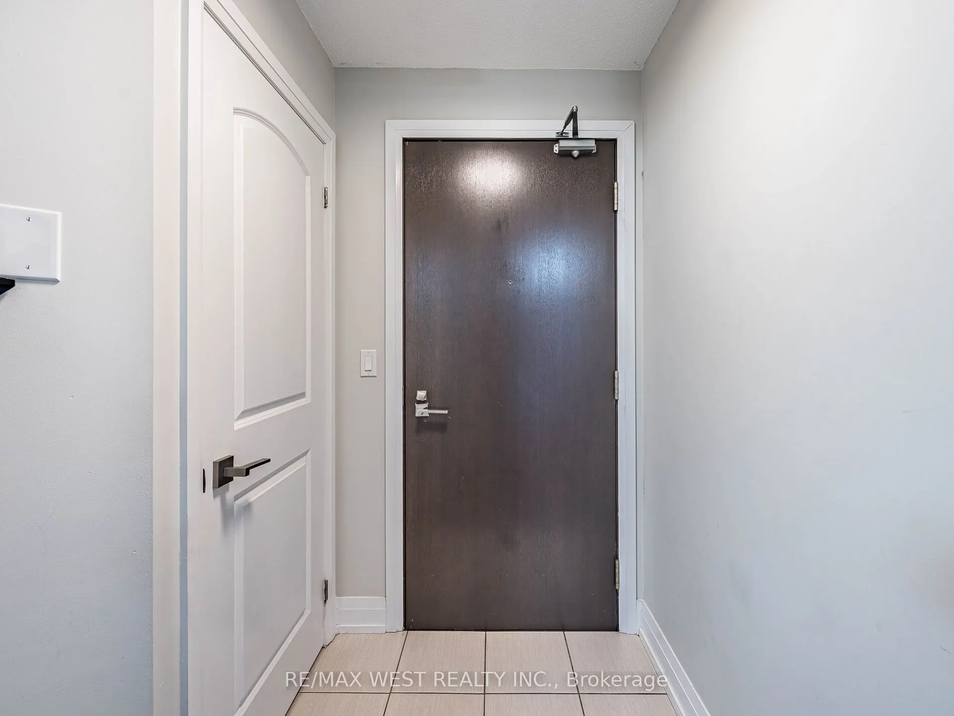 1060 Sheppard Avenue, #410