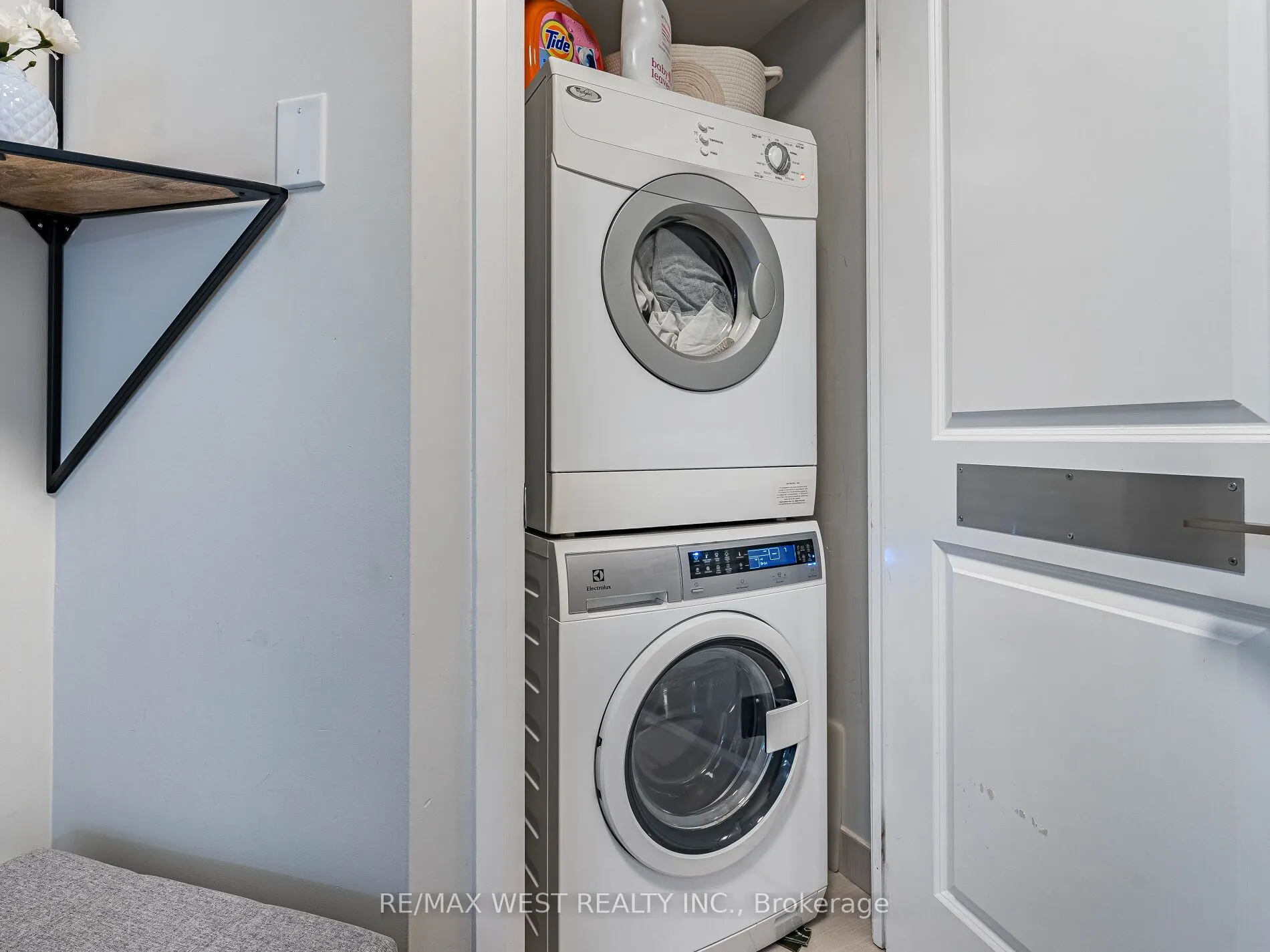 1060 Sheppard Avenue, #410