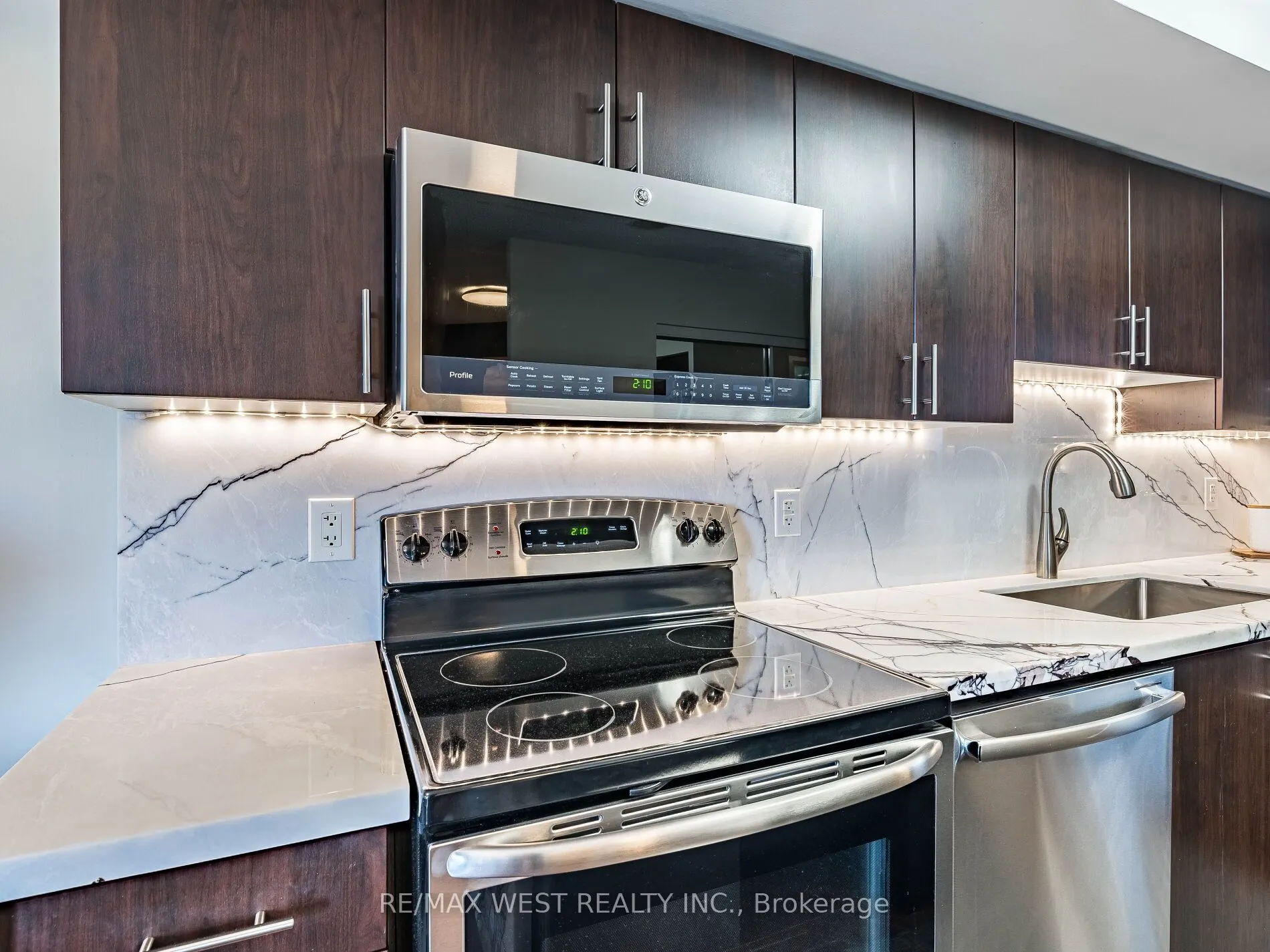 1060 Sheppard Avenue, #410