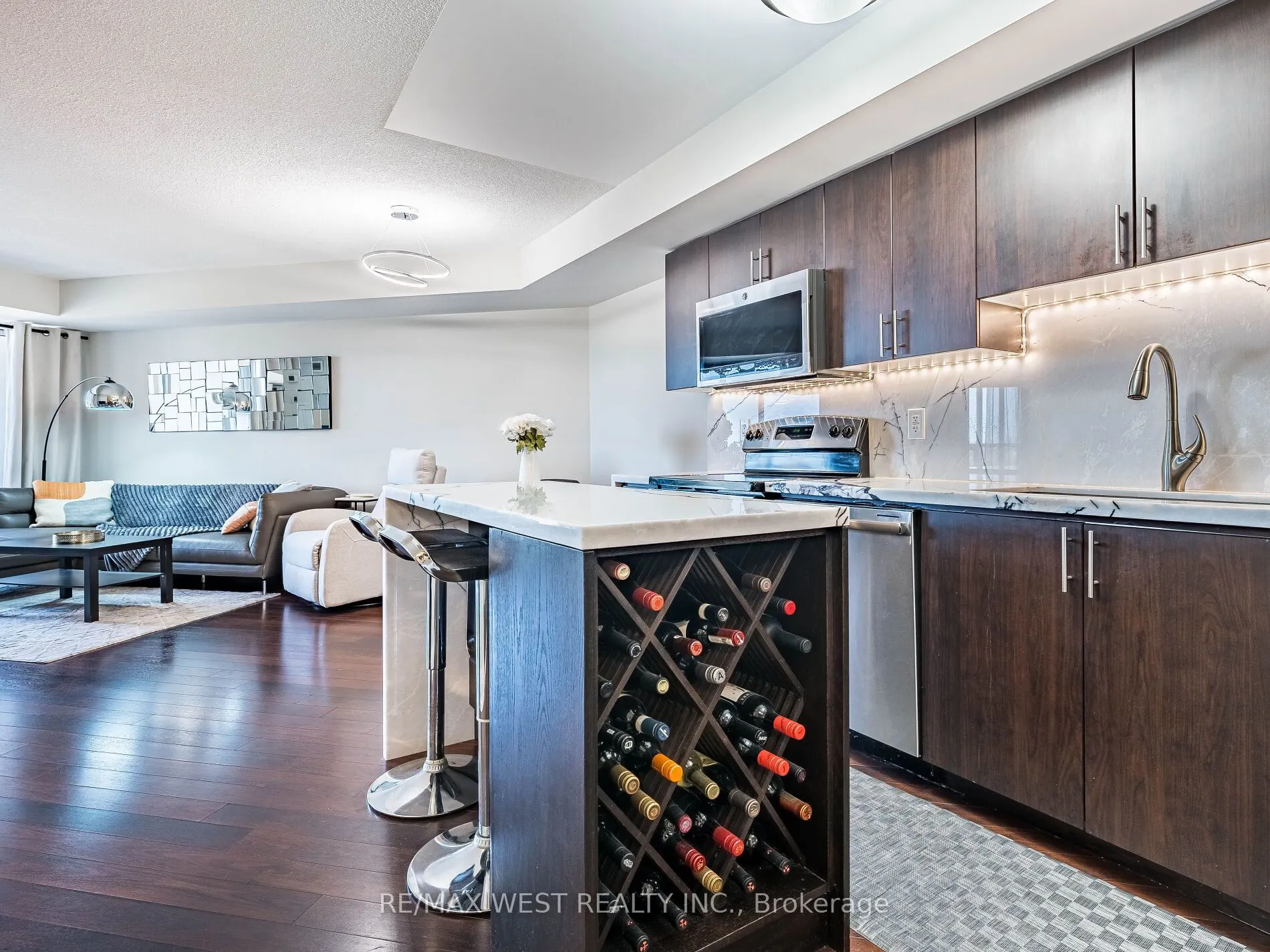1060 Sheppard Avenue, #410