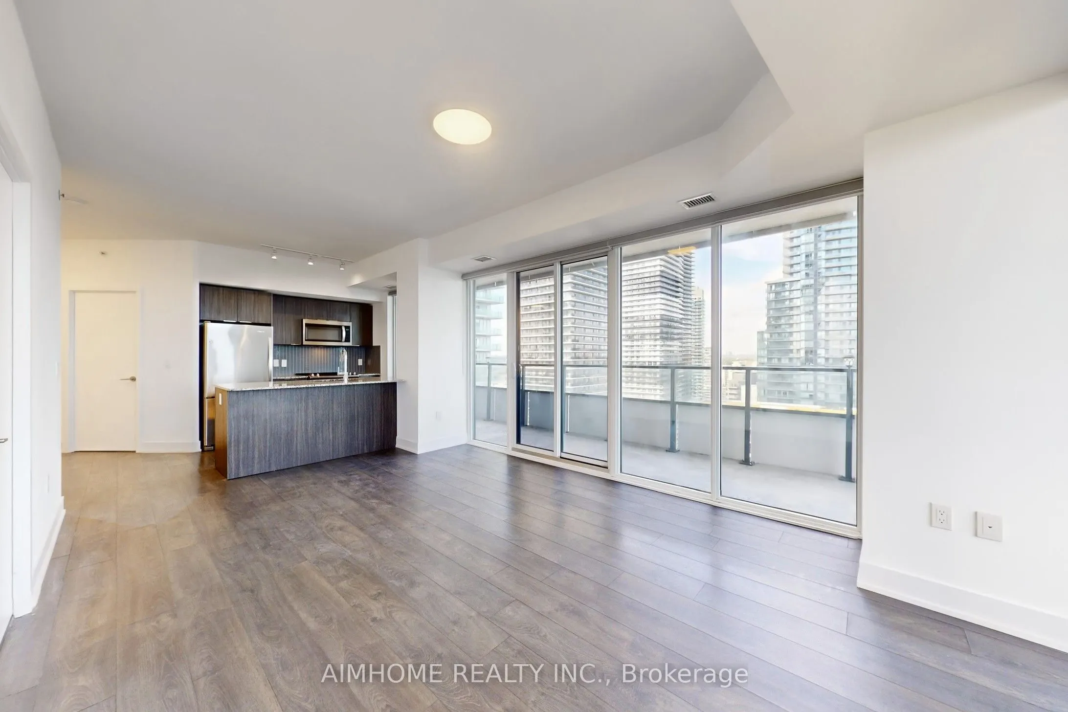 20 Shore Breeze Drive, #2207