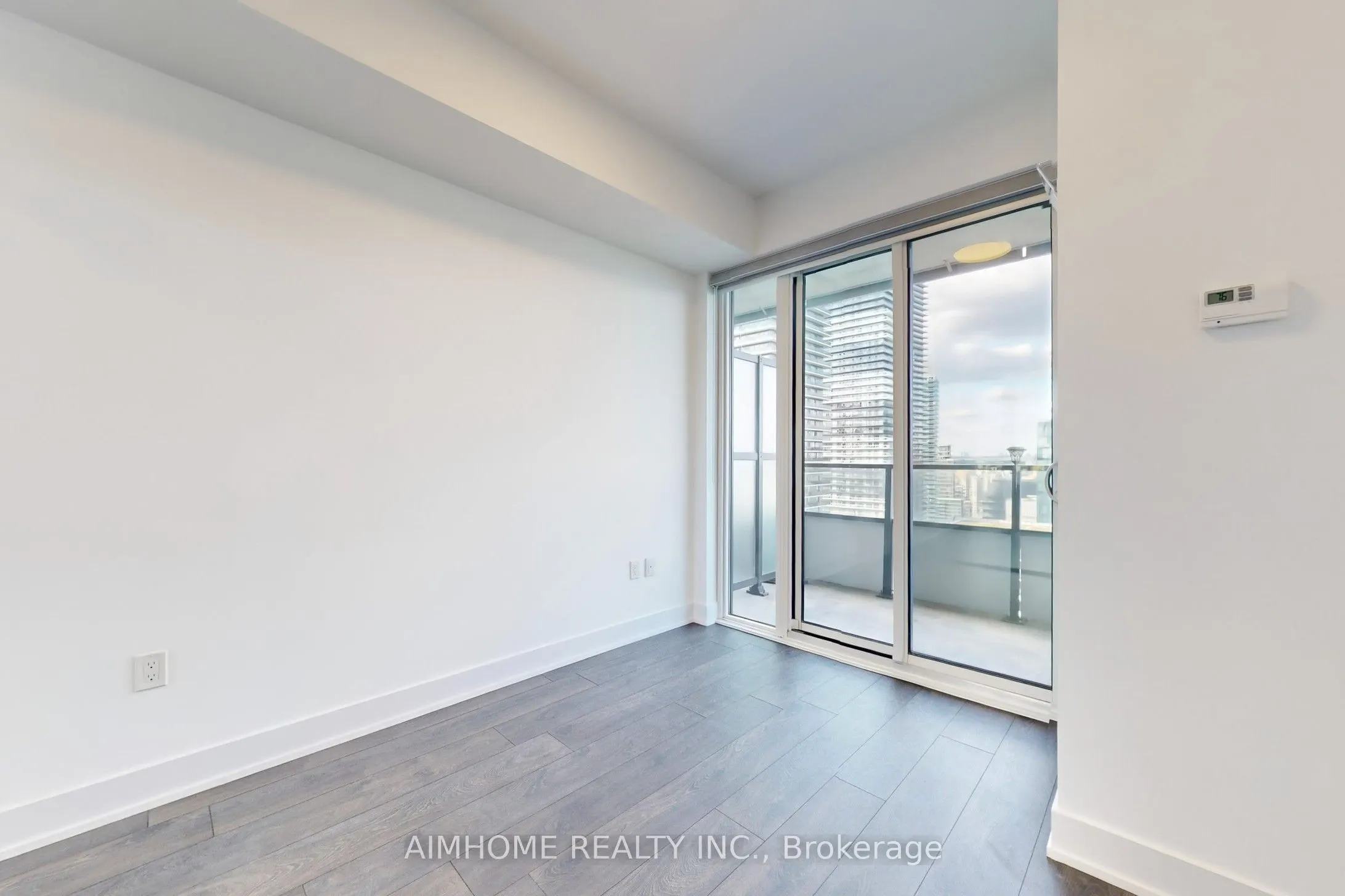 20 Shore Breeze Drive, #2207