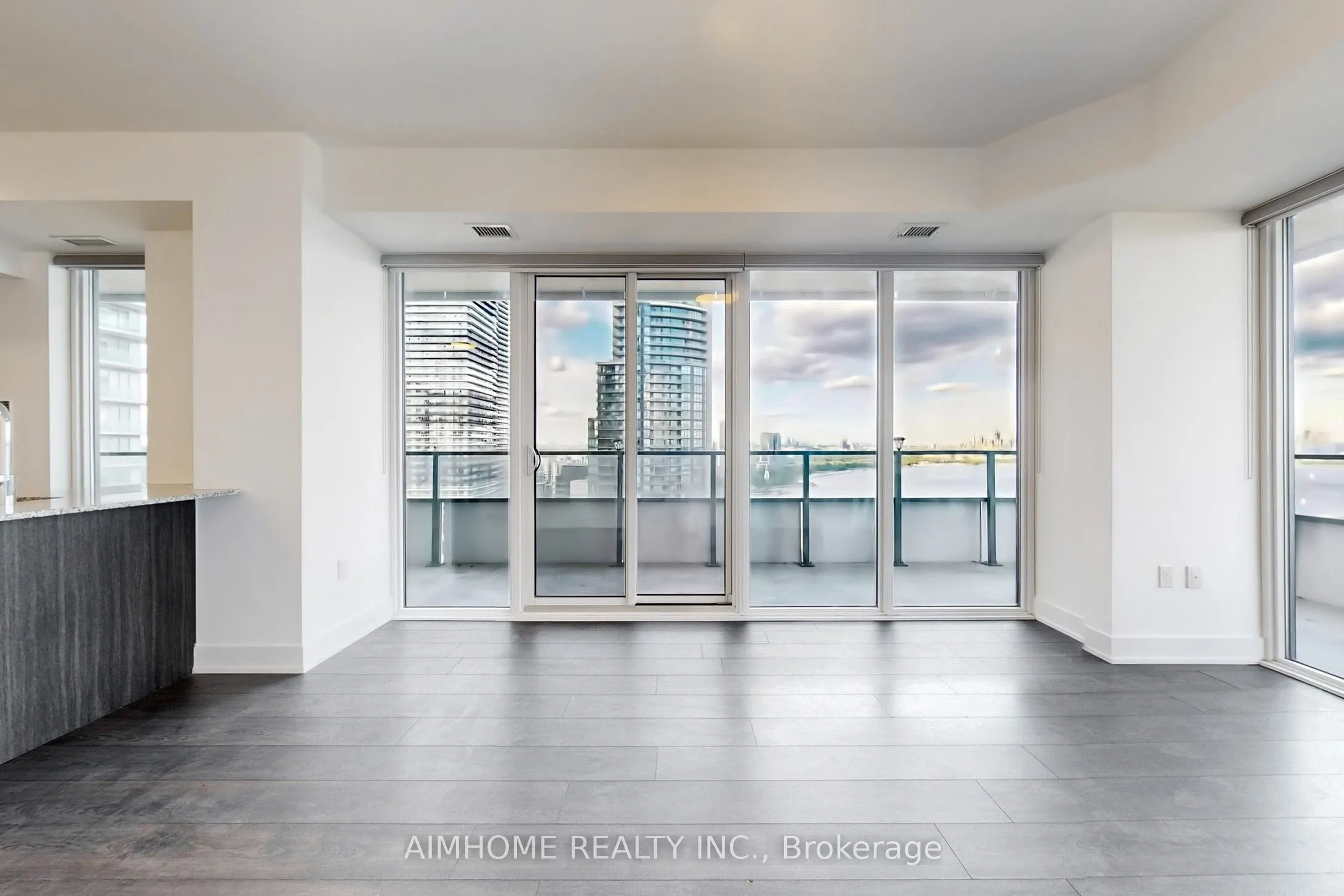 20 Shore Breeze Drive, #2207