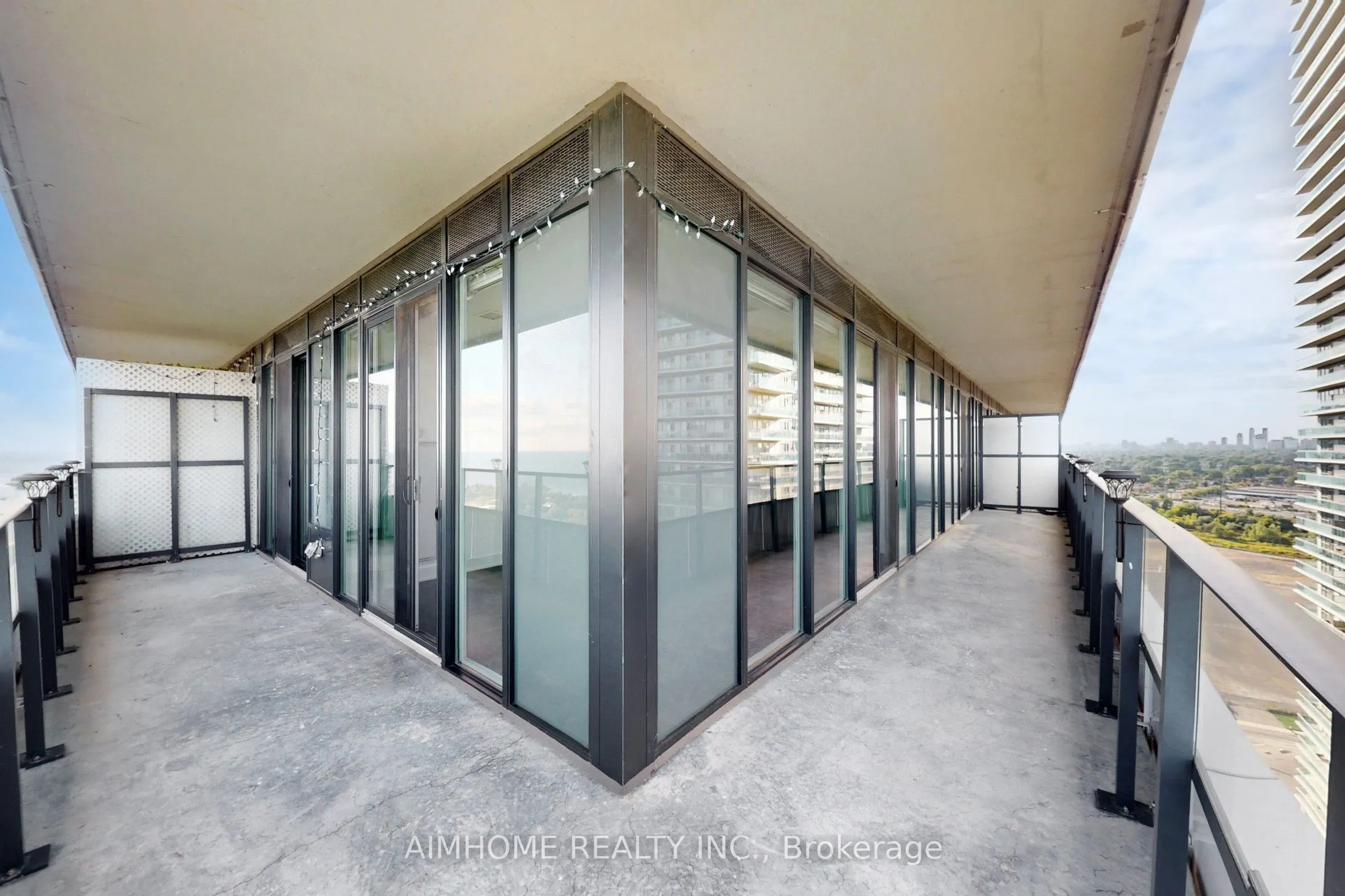 20 Shore Breeze Drive, #2207