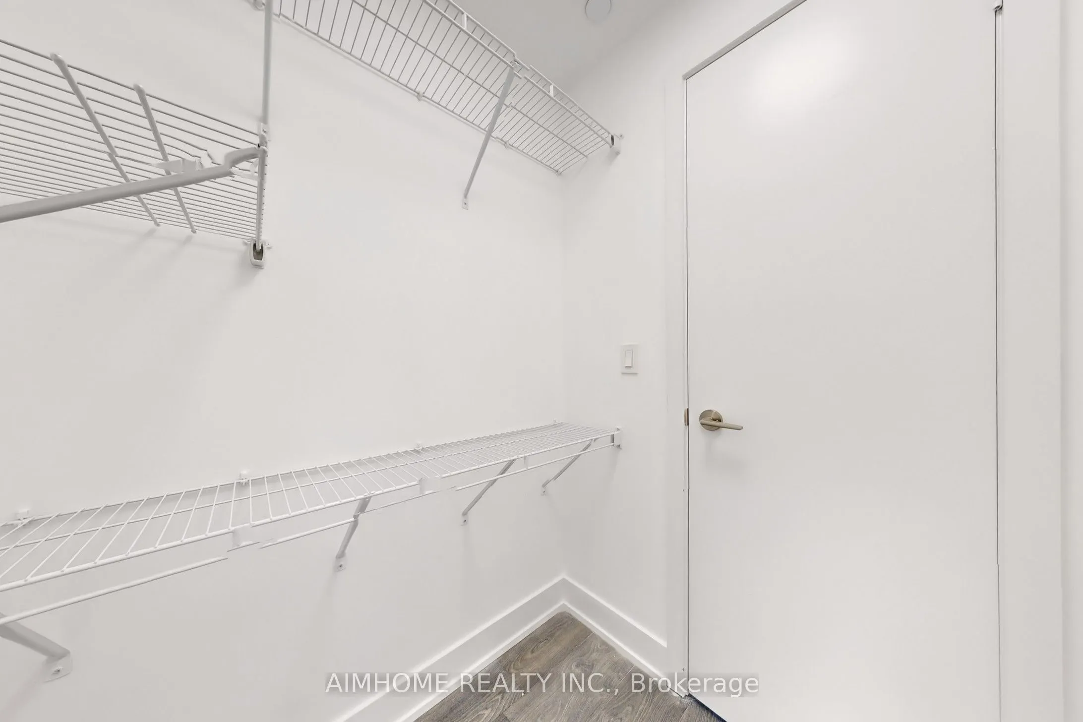 20 Shore Breeze Drive, #2207