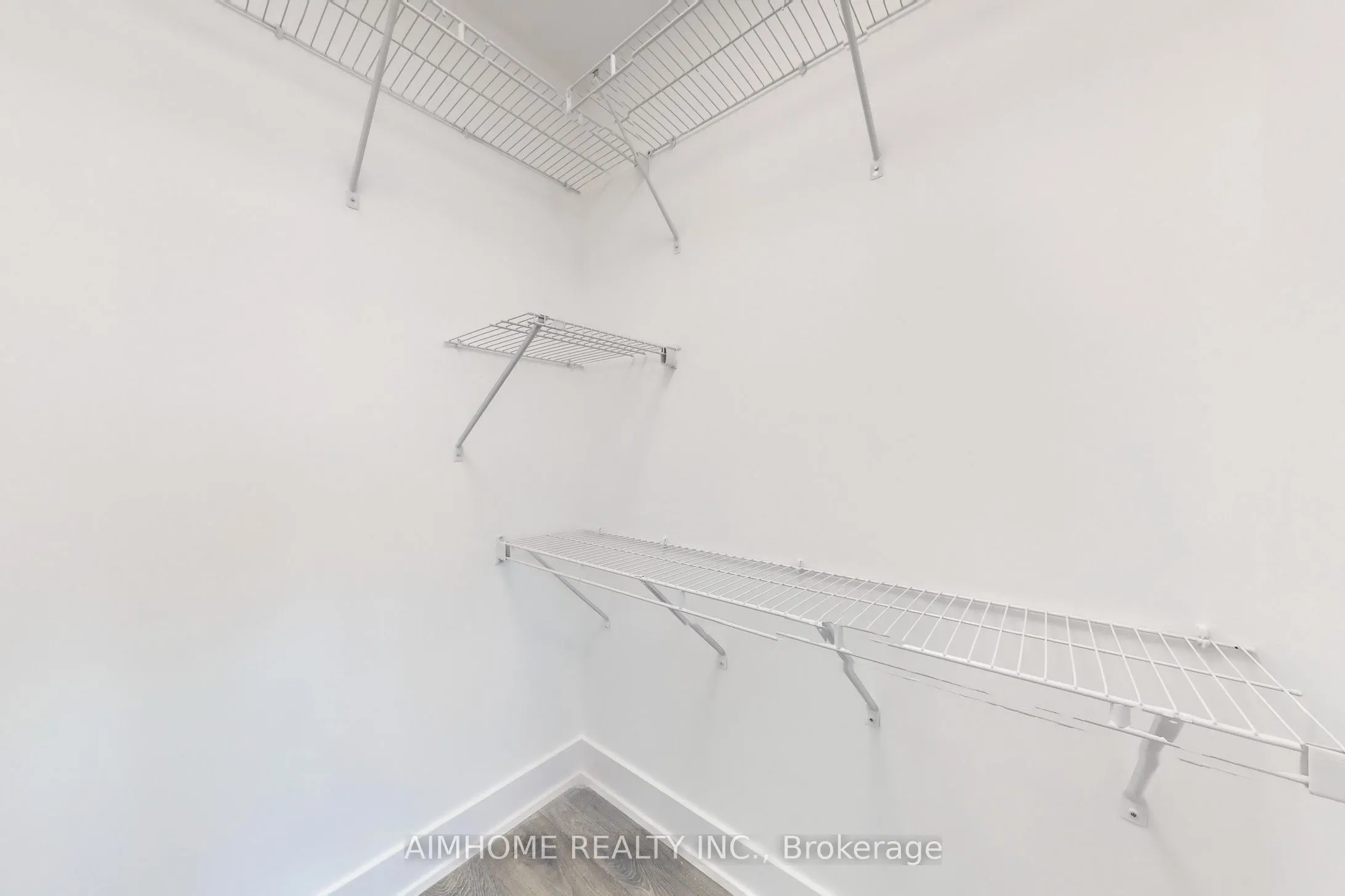 20 Shore Breeze Drive, #2207