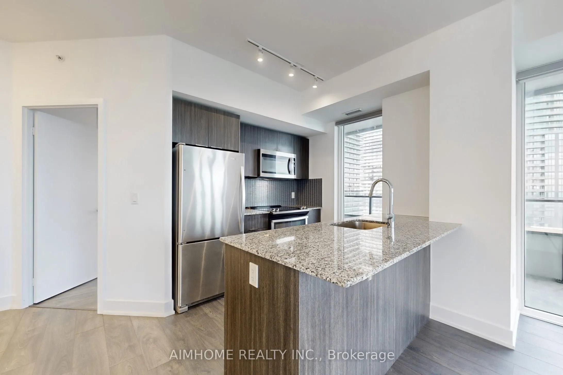 20 Shore Breeze Drive, #2207