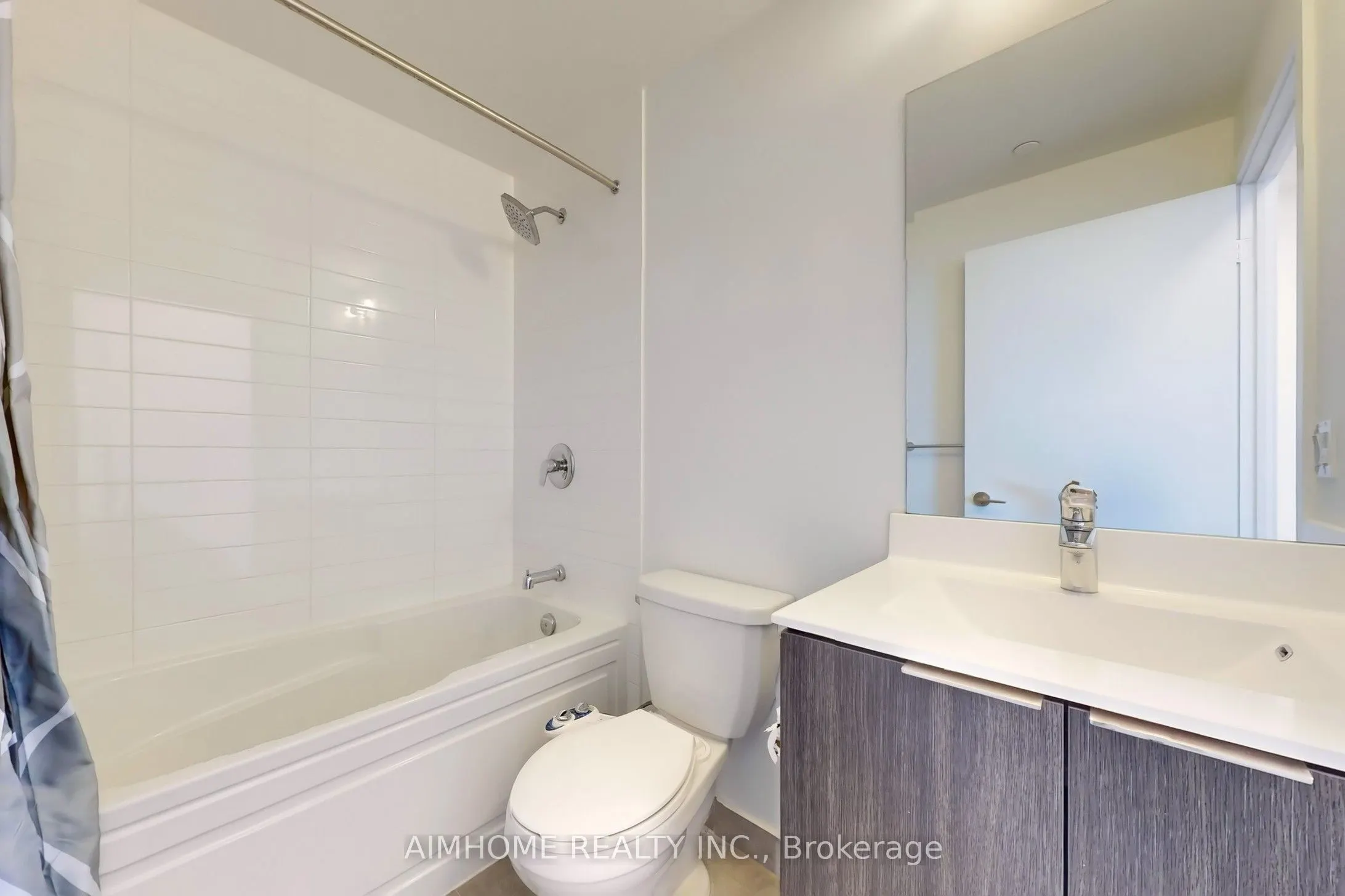 20 Shore Breeze Drive, #2207