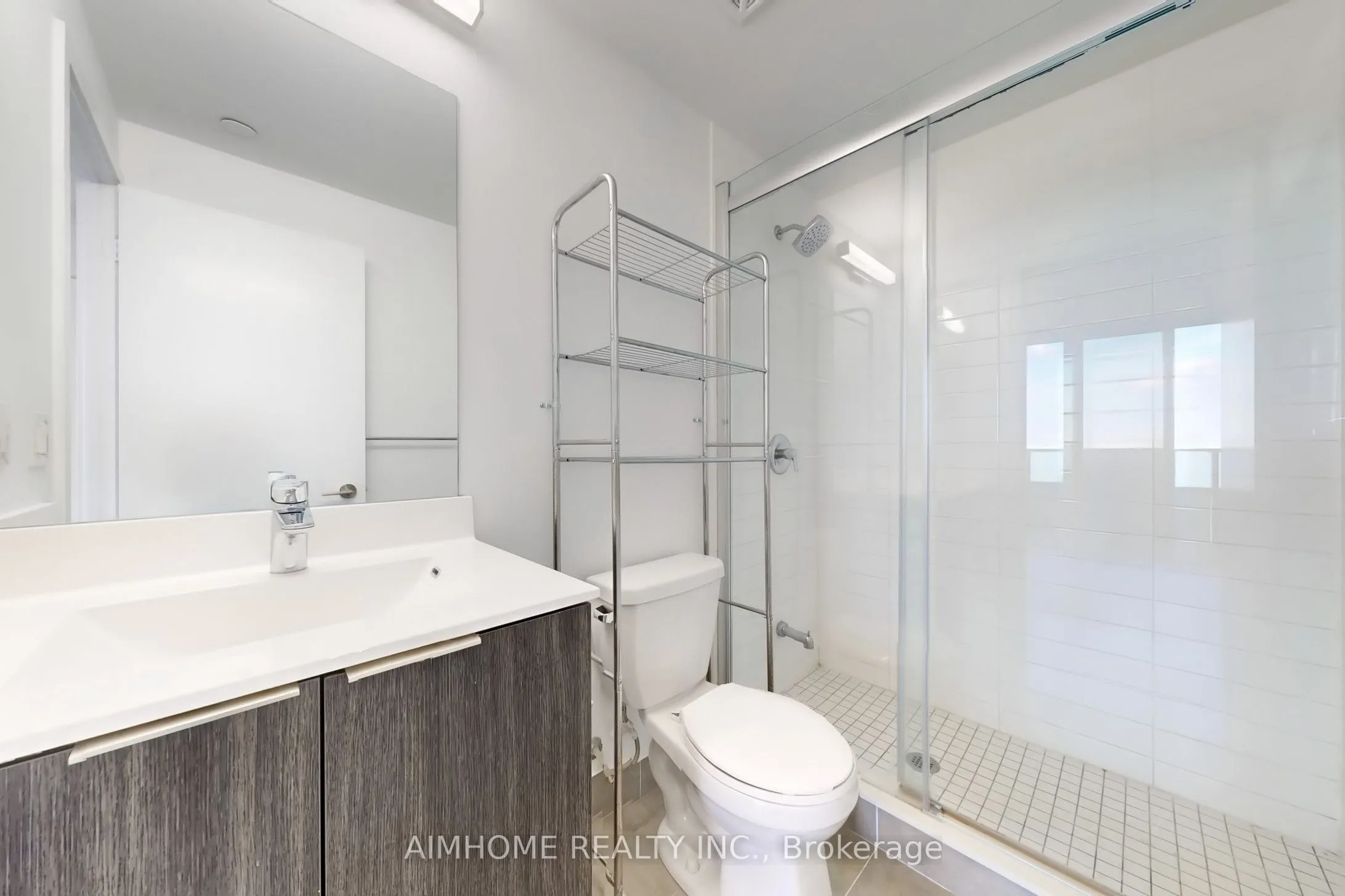 20 Shore Breeze Drive, #2207
