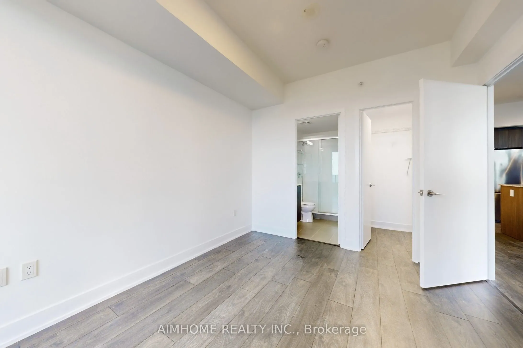 20 Shore Breeze Drive, #2207