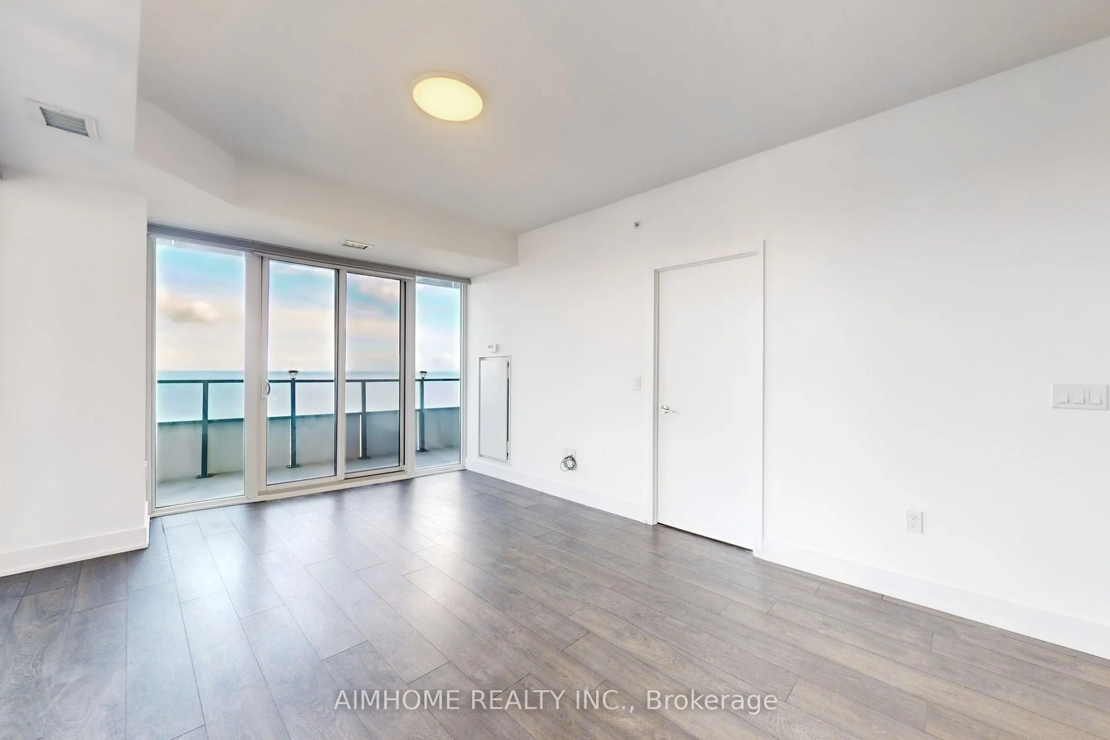 20 Shore Breeze Drive, #2207