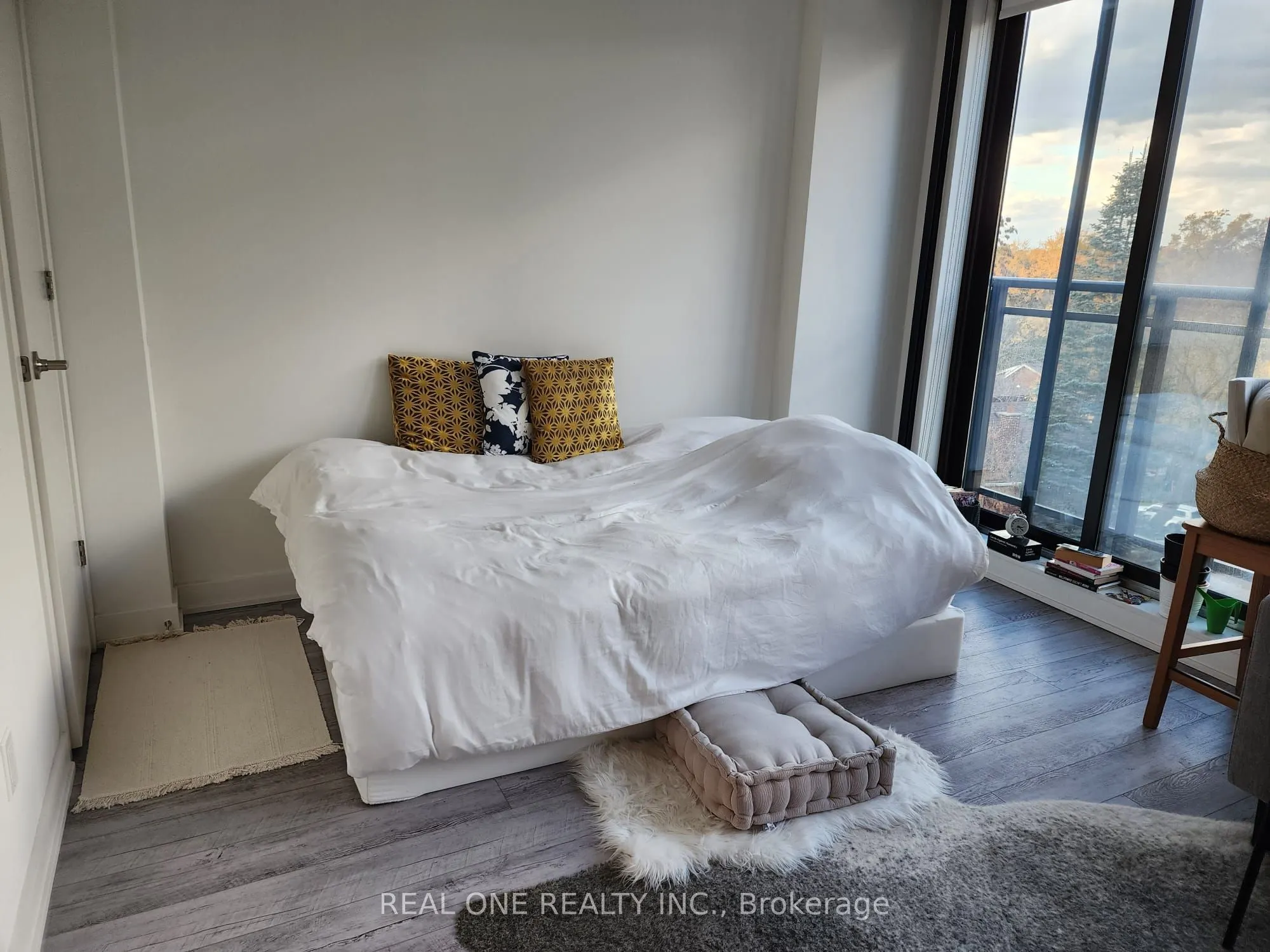 1990 Bloor Street W, #404
