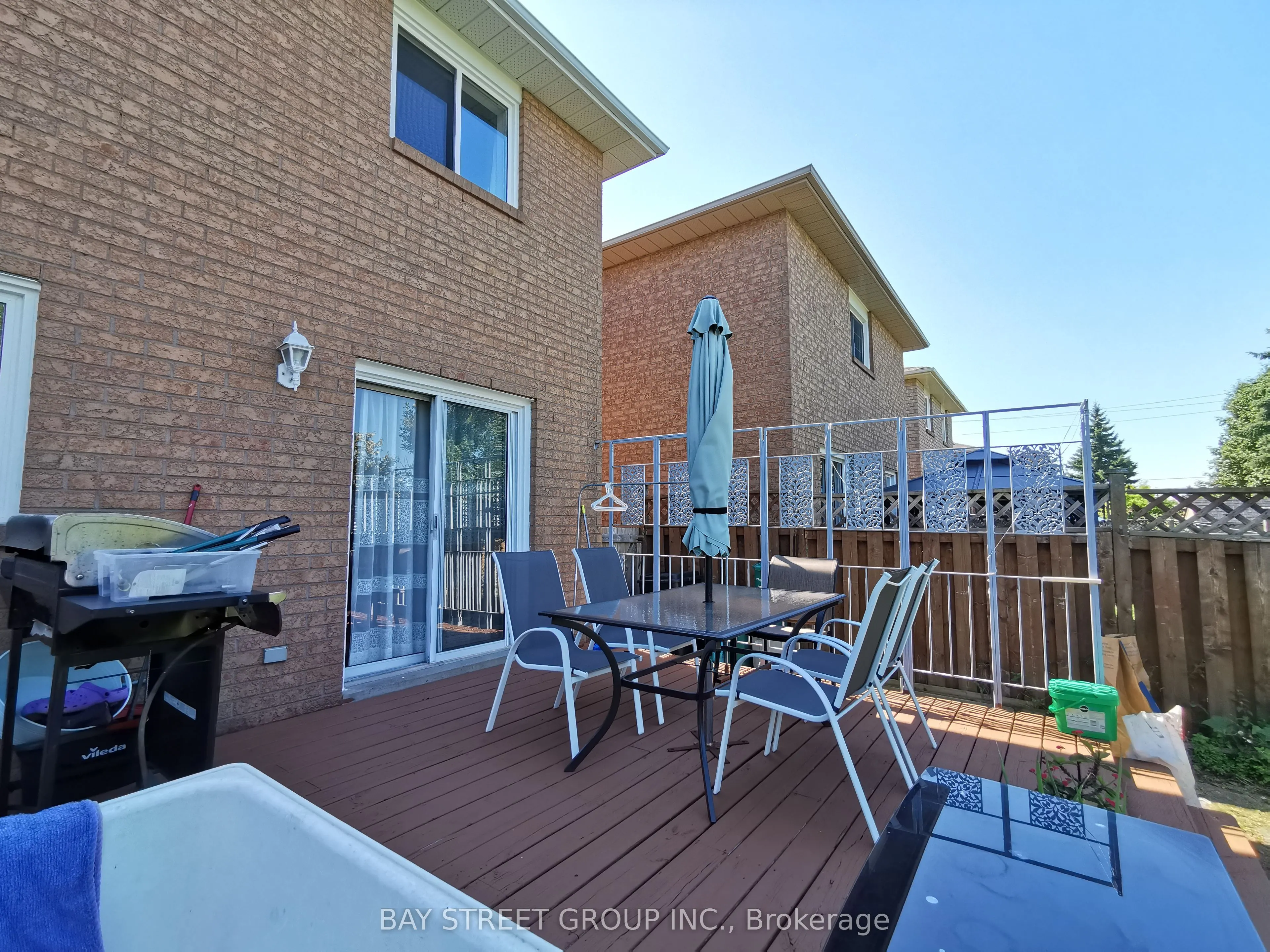 77 Toba Crescent