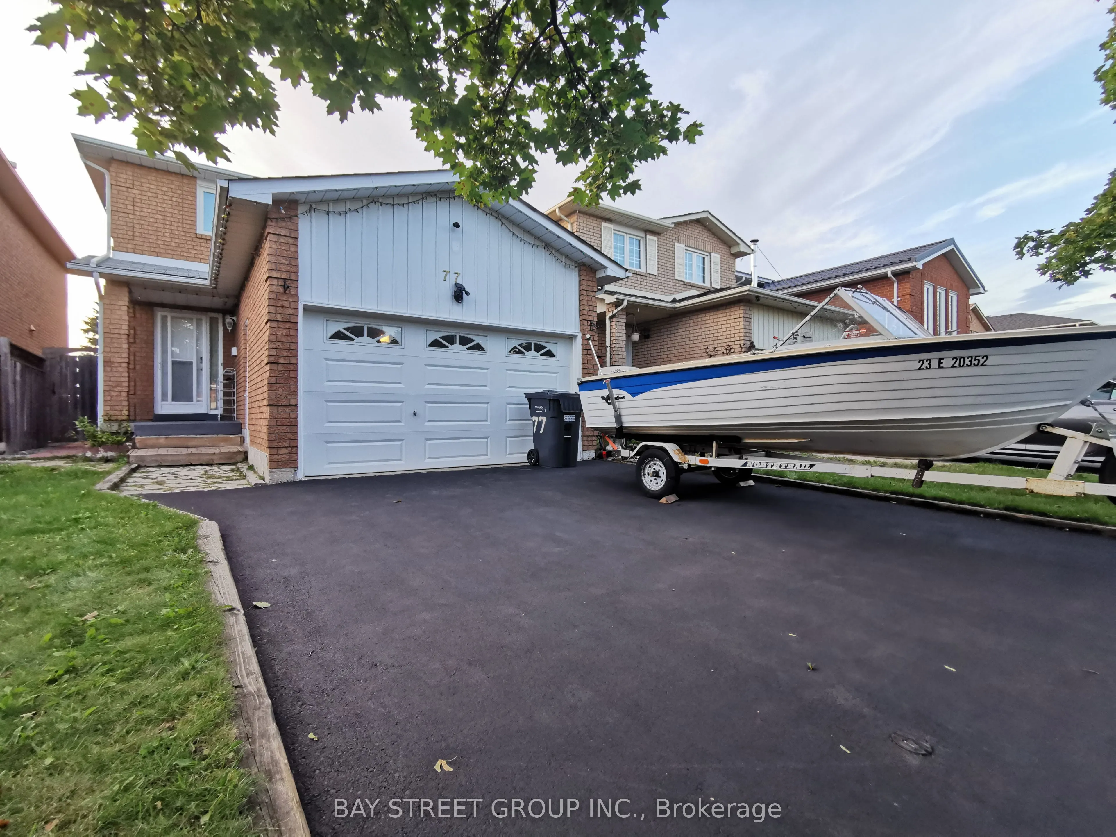 77 Toba Crescent