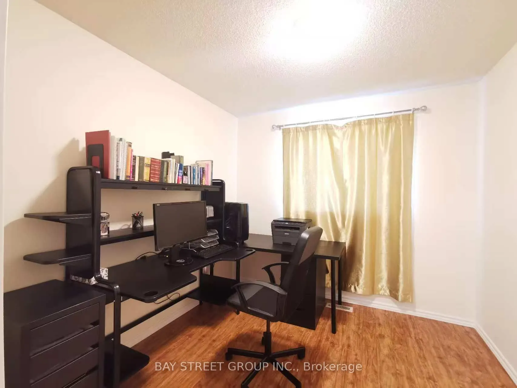 77 Toba Crescent