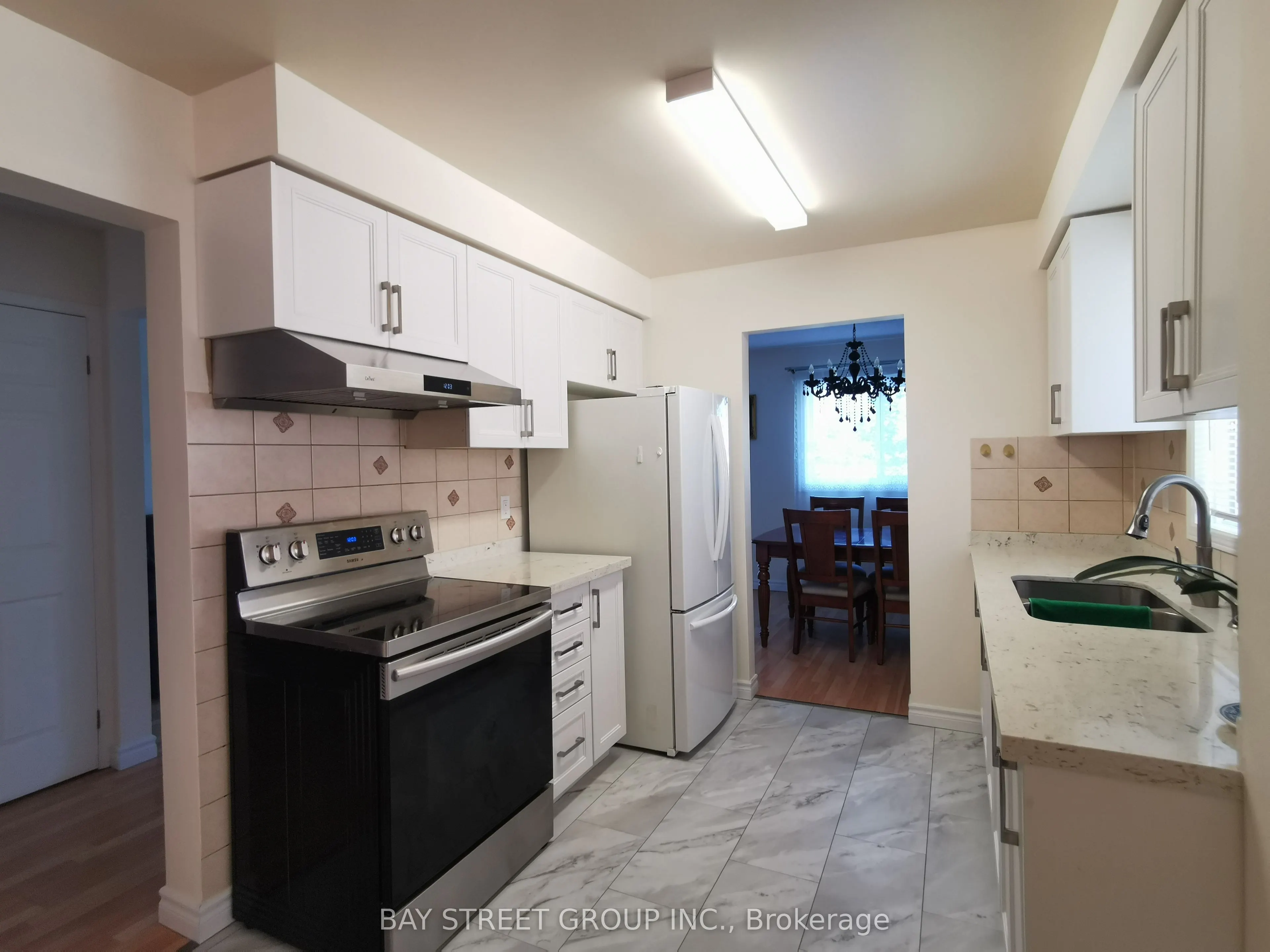 77 Toba Crescent