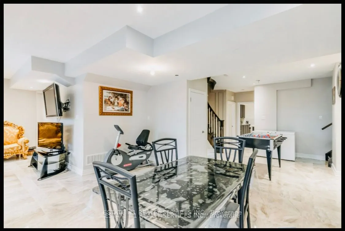 4 Agincourt Circle