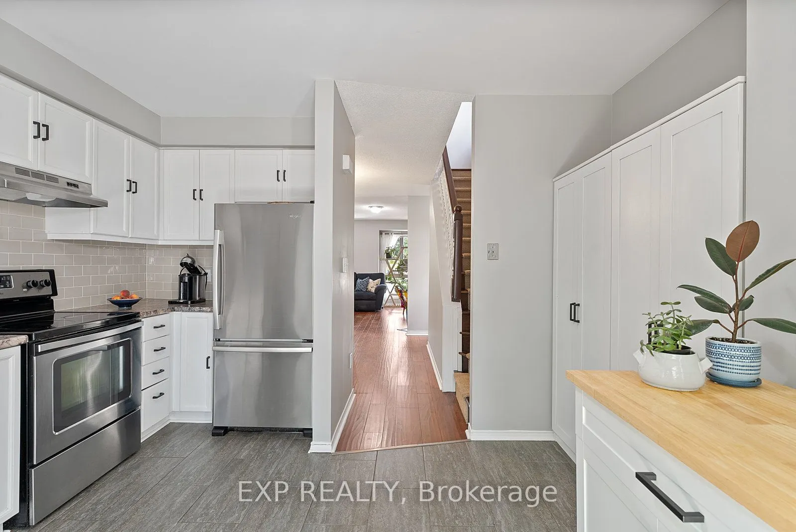 895 Maple Avenue, #532
