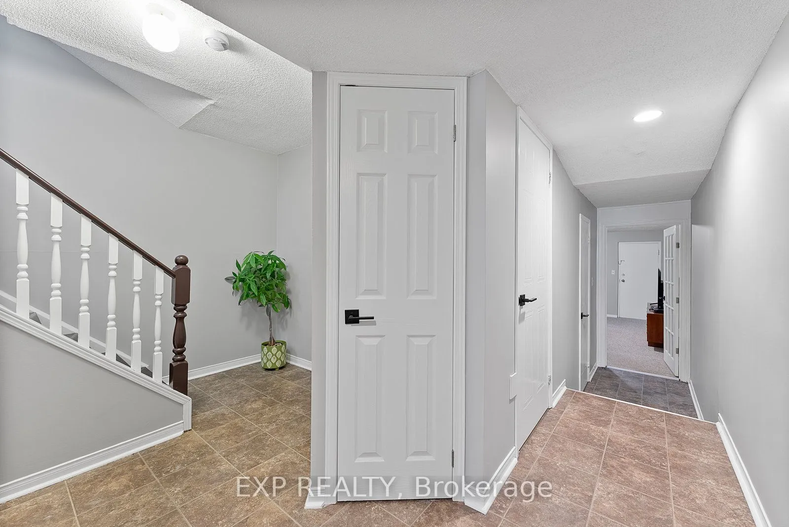 895 Maple Avenue, #532