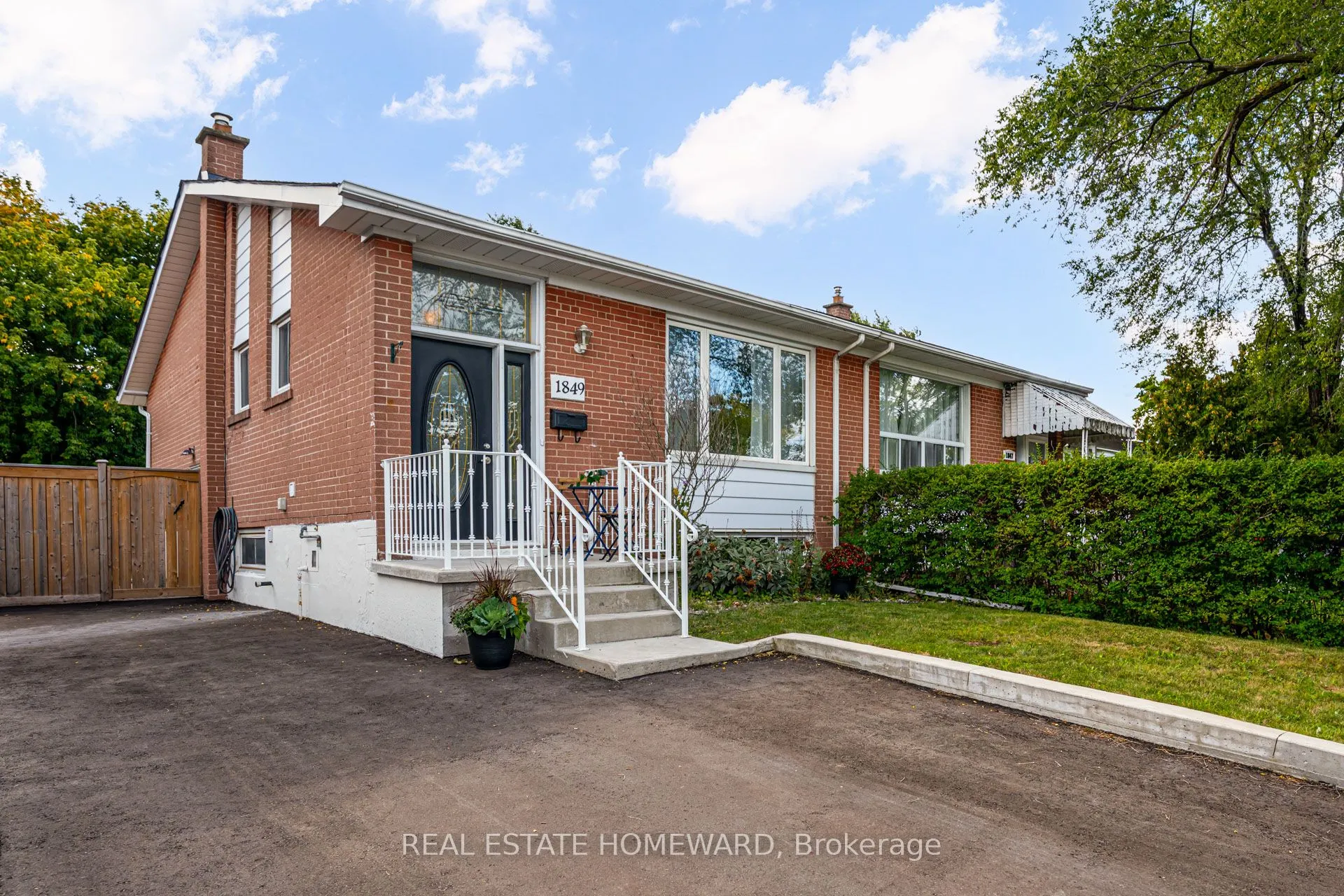1849 Sandgate Crescent
