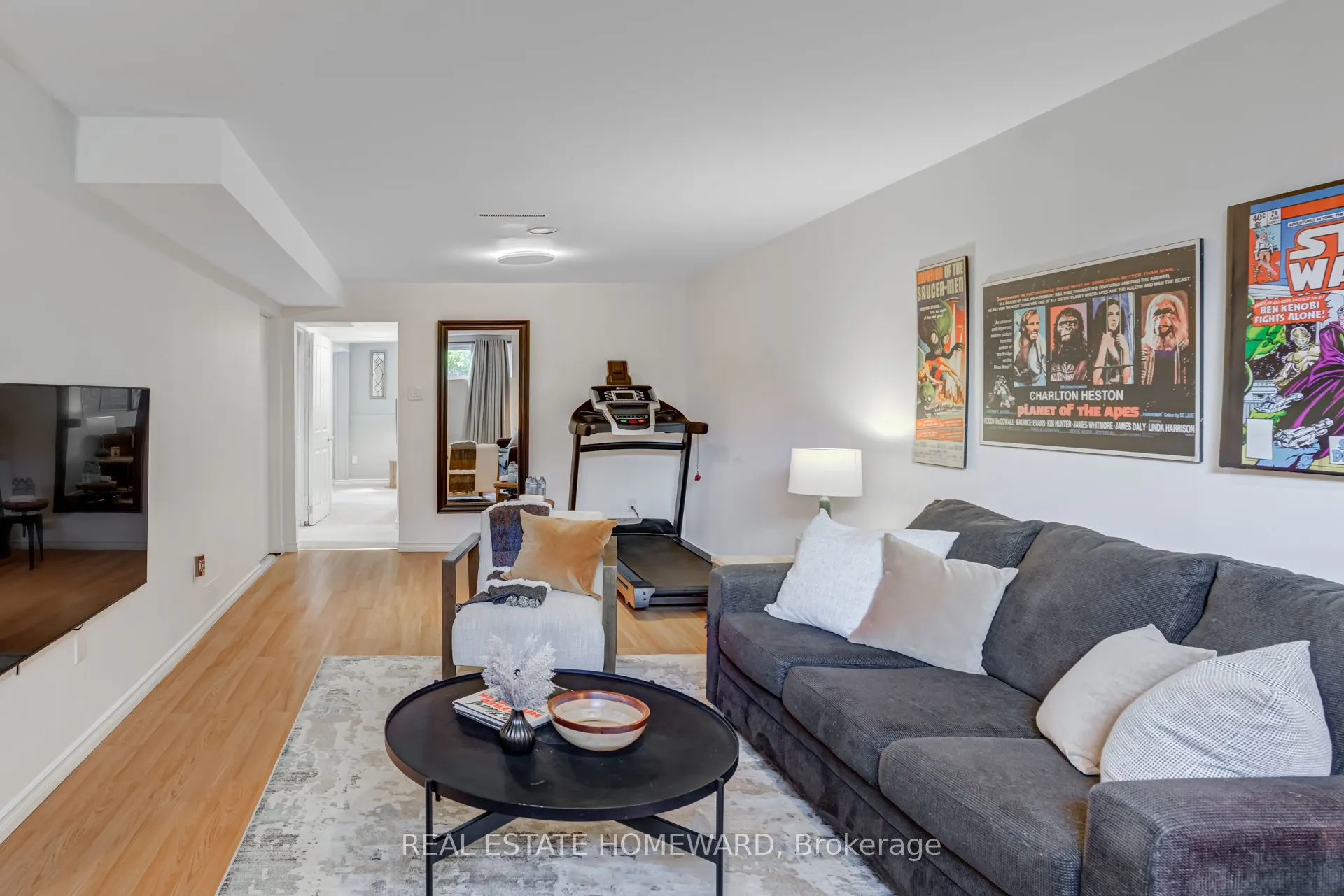 1849 Sandgate Crescent