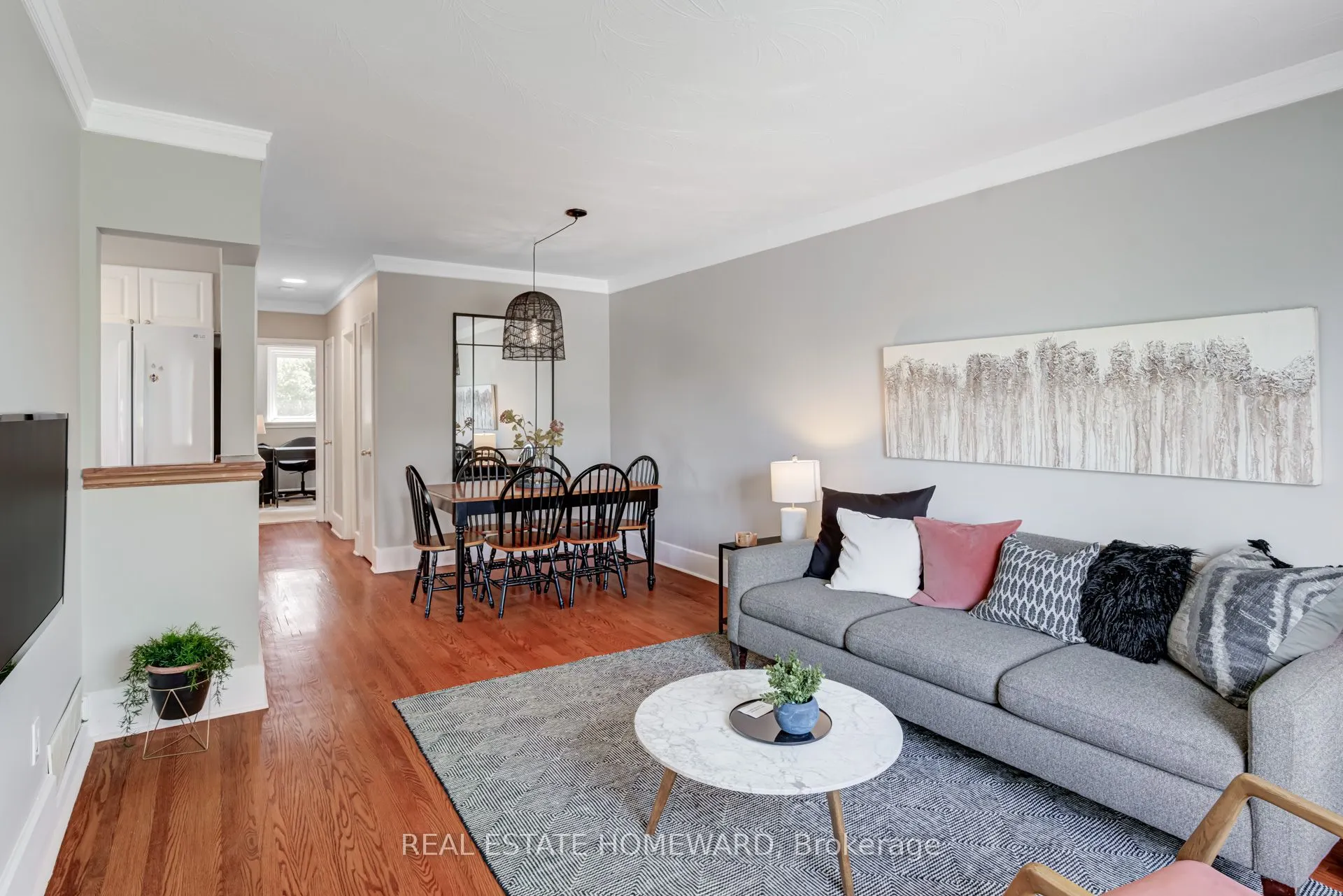 1849 Sandgate Crescent
