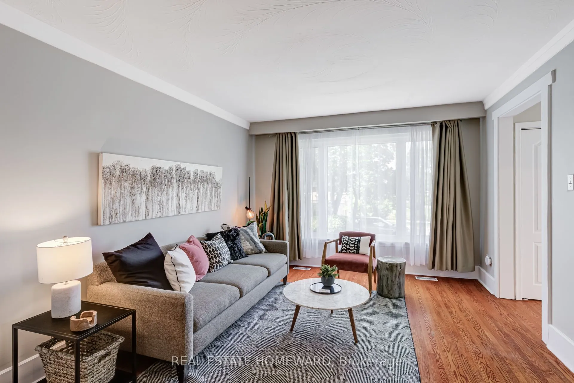 1849 Sandgate Crescent