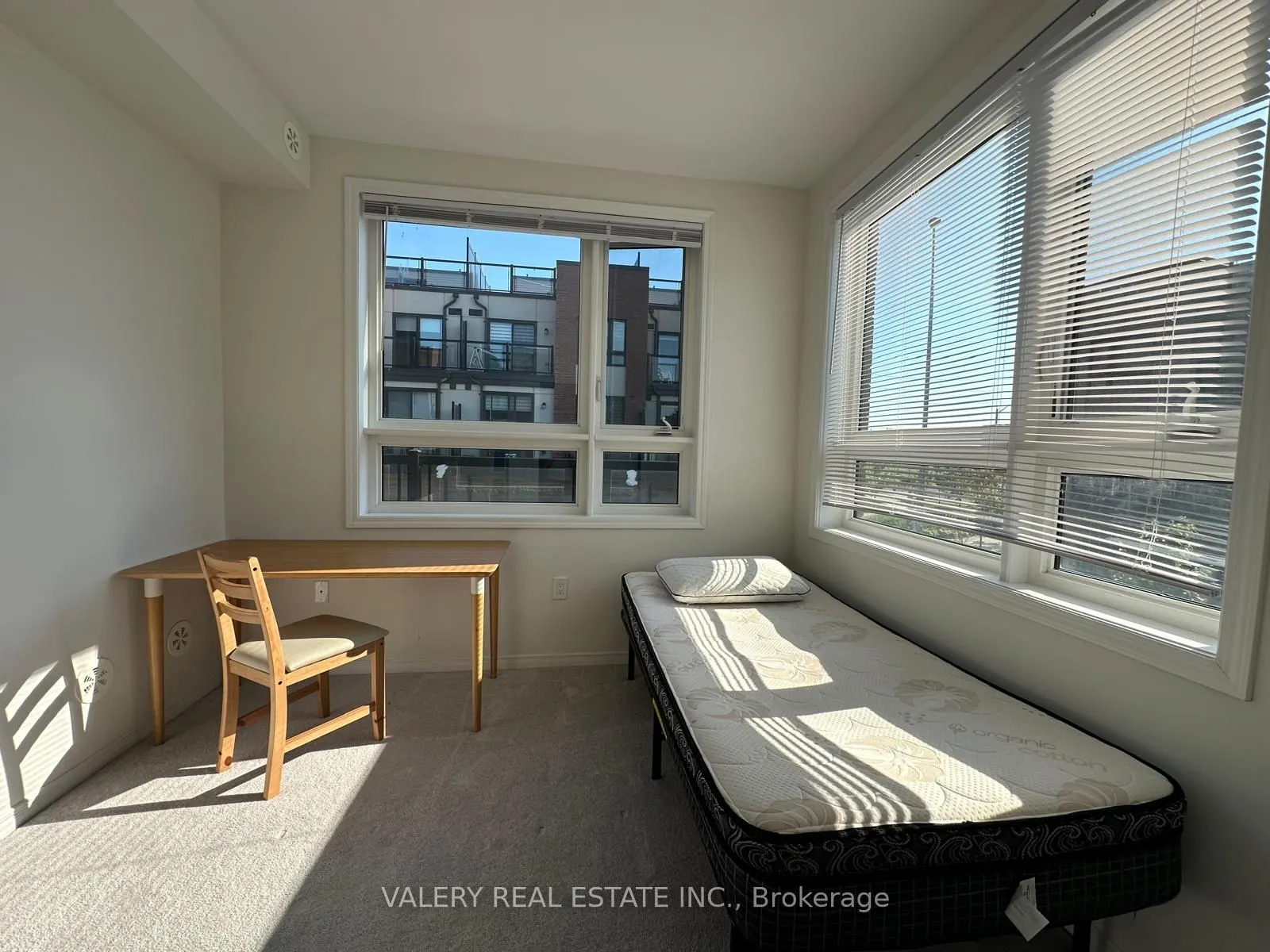 20 Woodstream Drive, #15