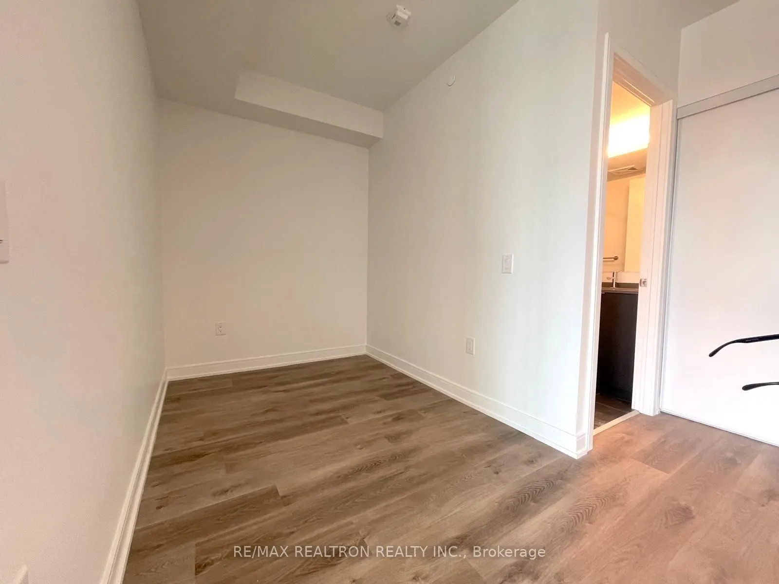 3009 Novar Road, #1406