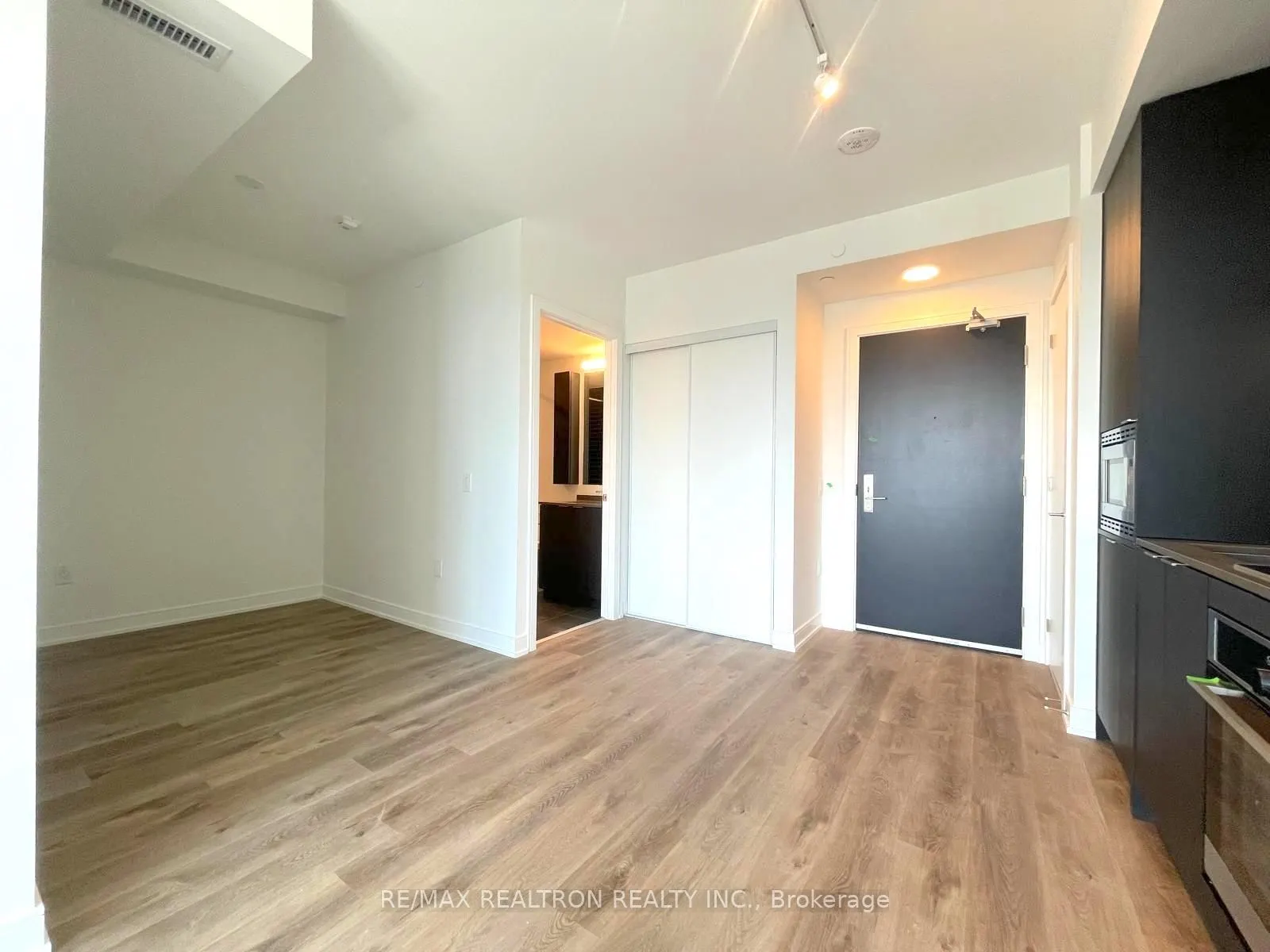 3009 Novar Road, #1406
