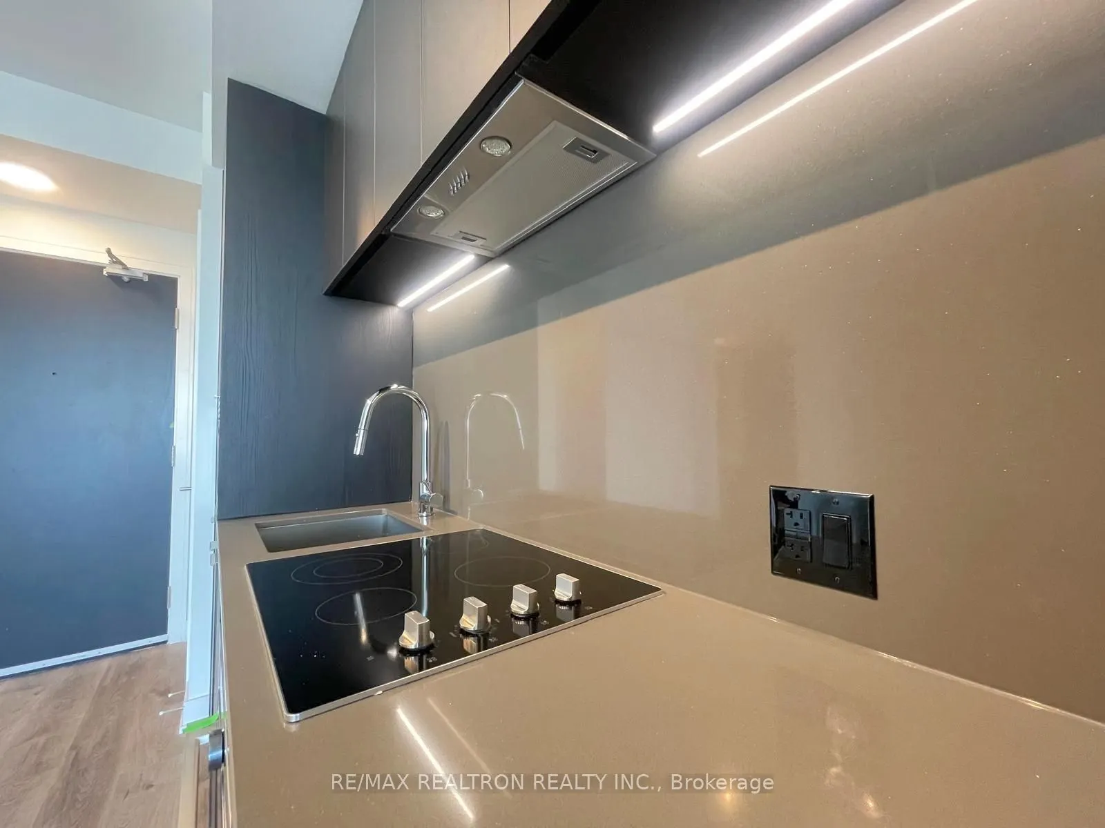 3009 Novar Road, #1406
