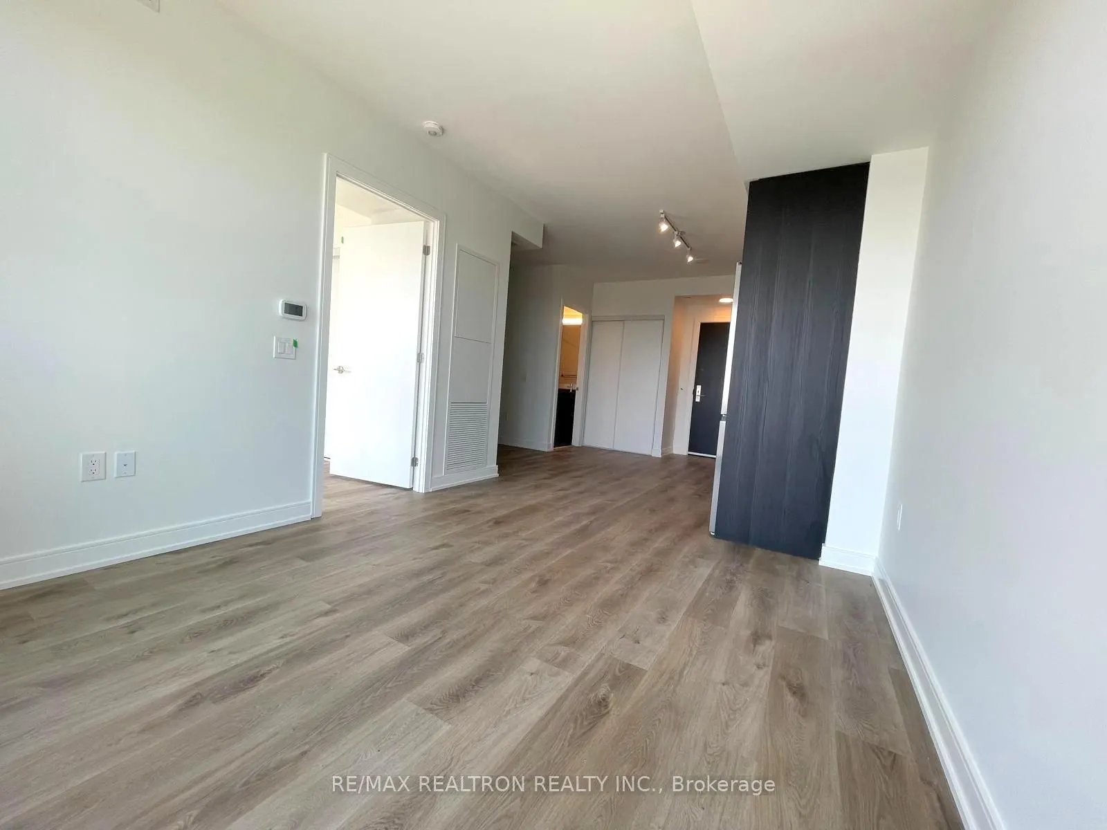 3009 Novar Road, #1406