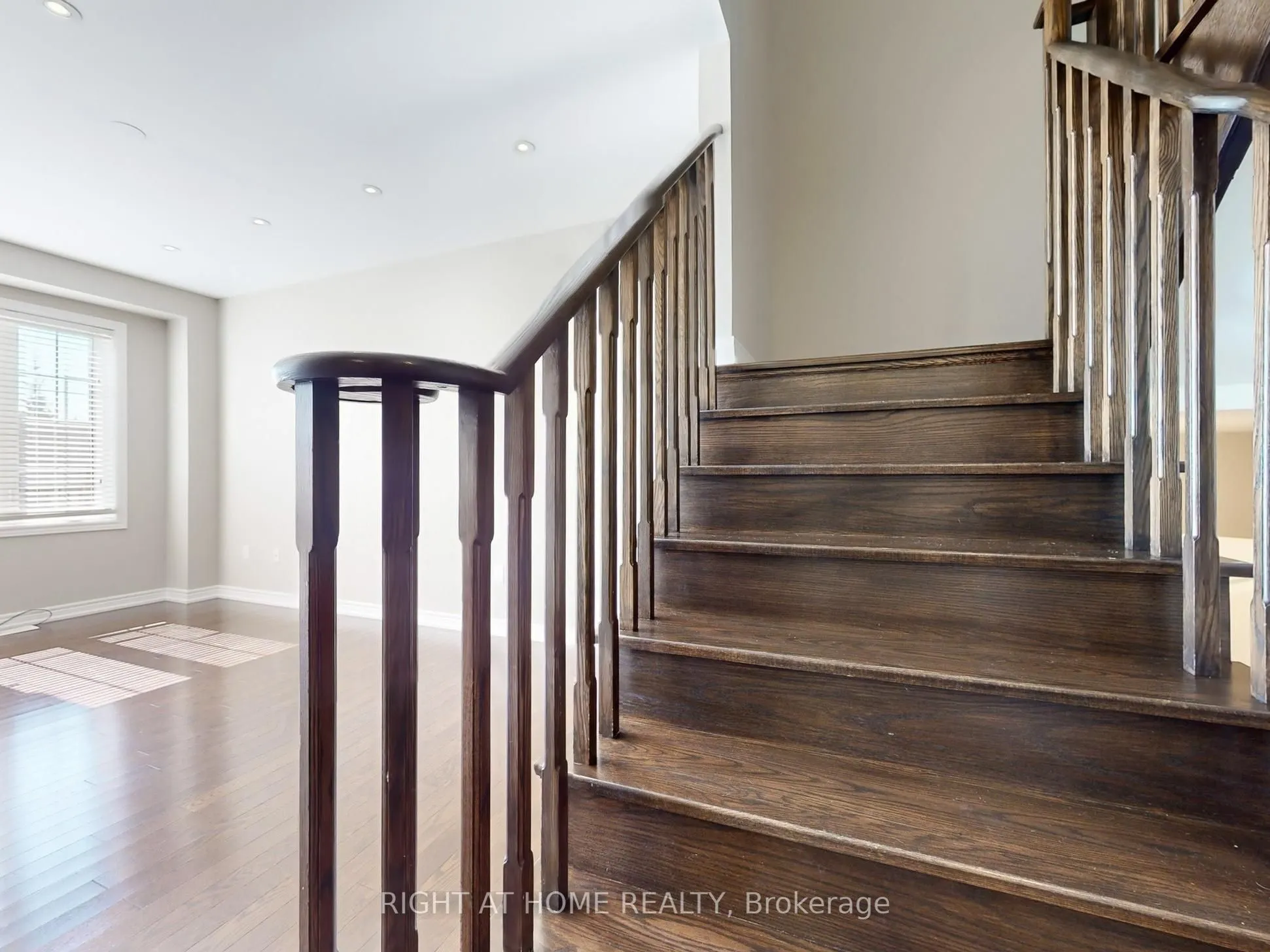537 Vaughan Court