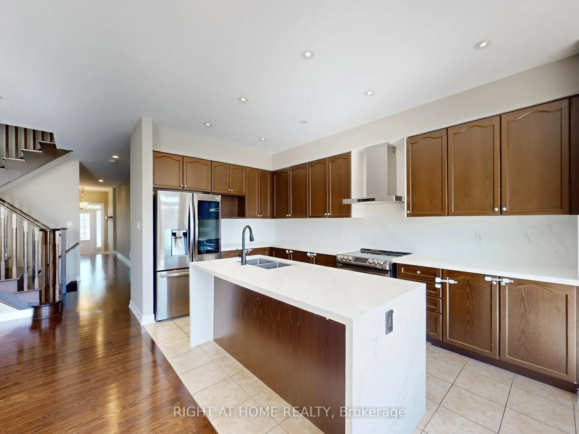 537 Vaughan Court