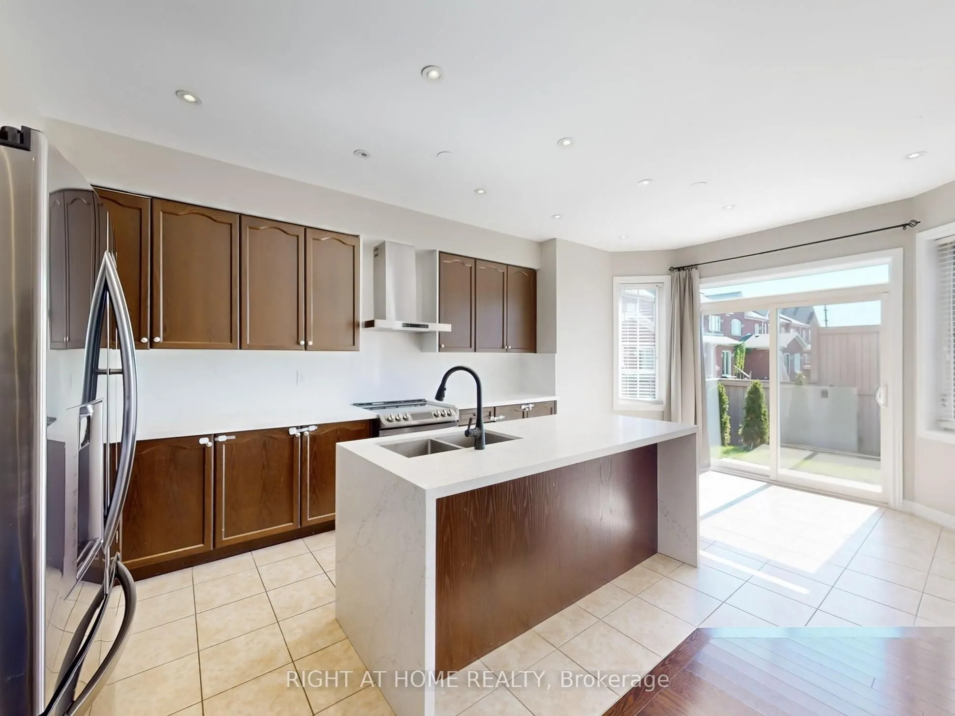 537 Vaughan Court
