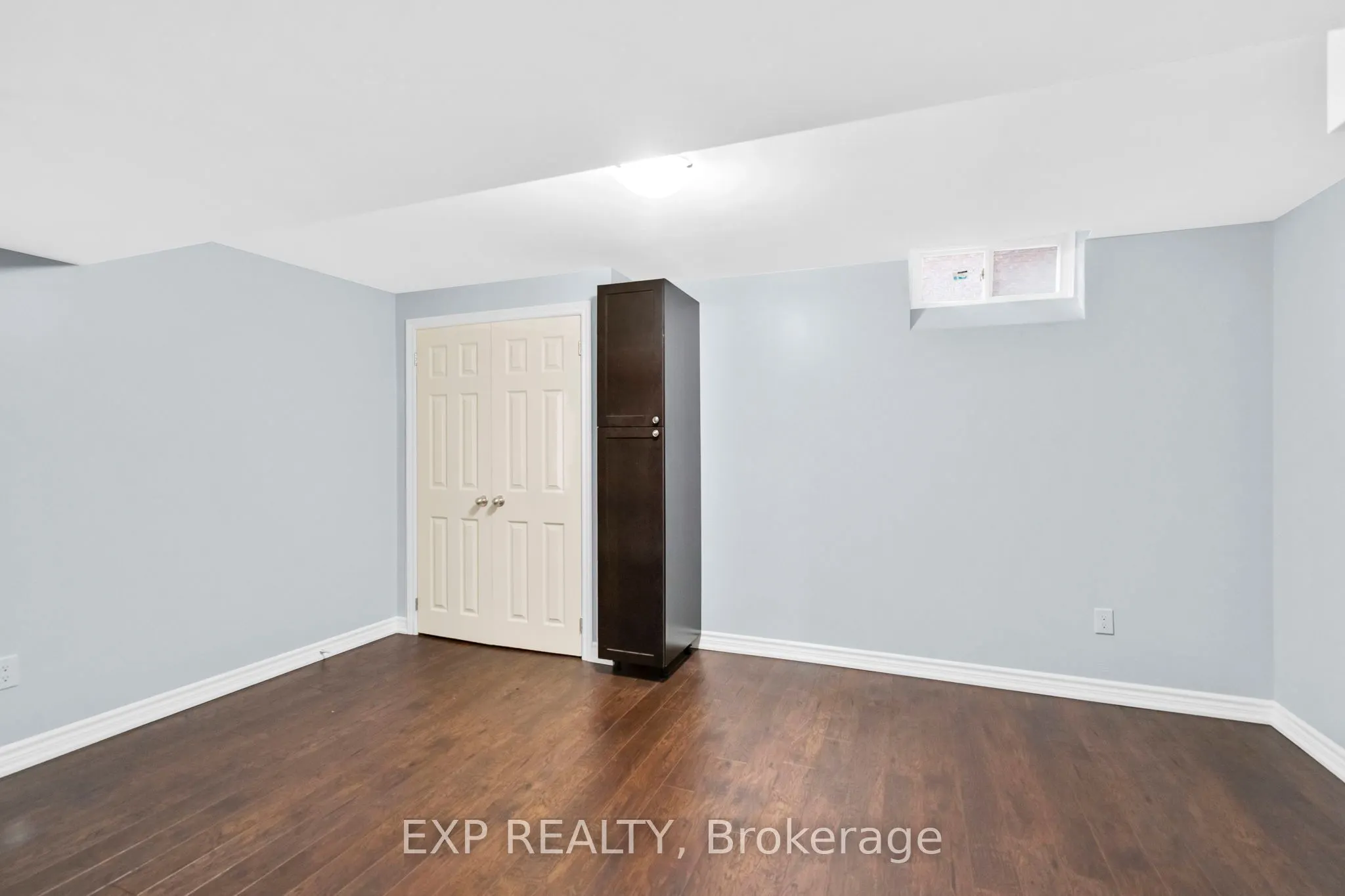 6045 St. Ives Way