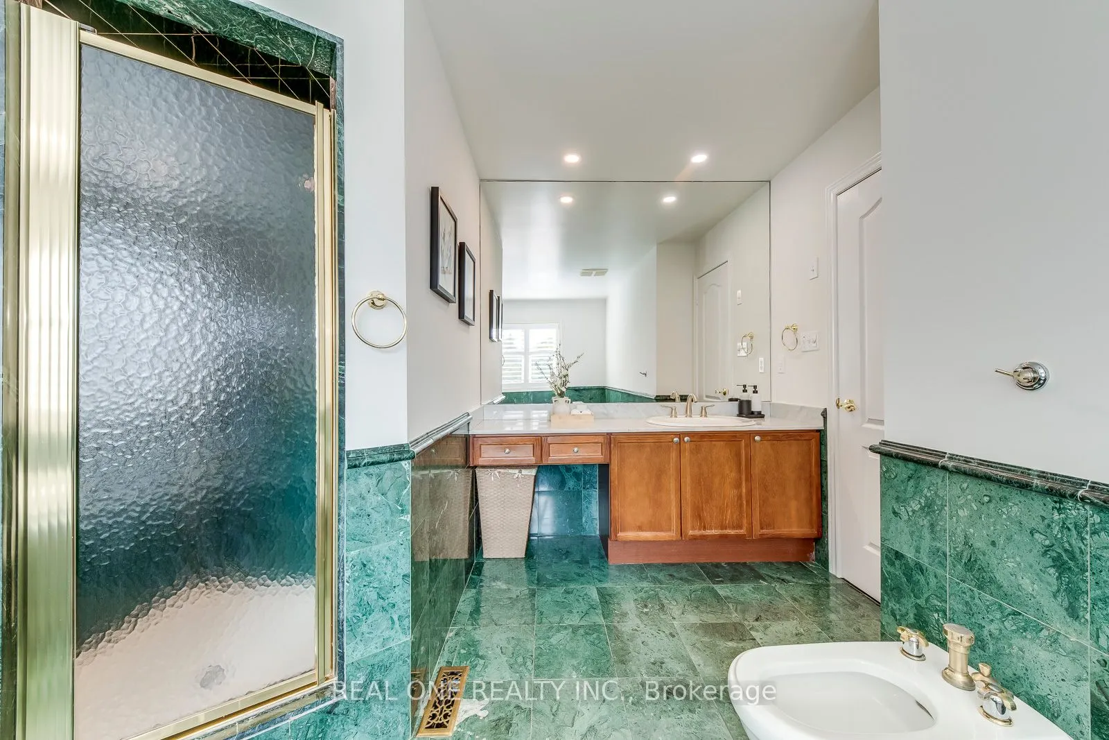 1601 Bayshire Drive
