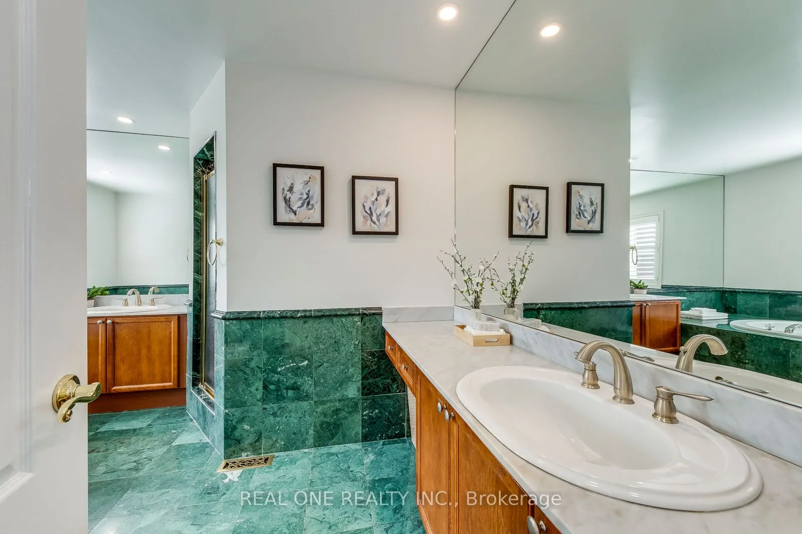 1601 Bayshire Drive
