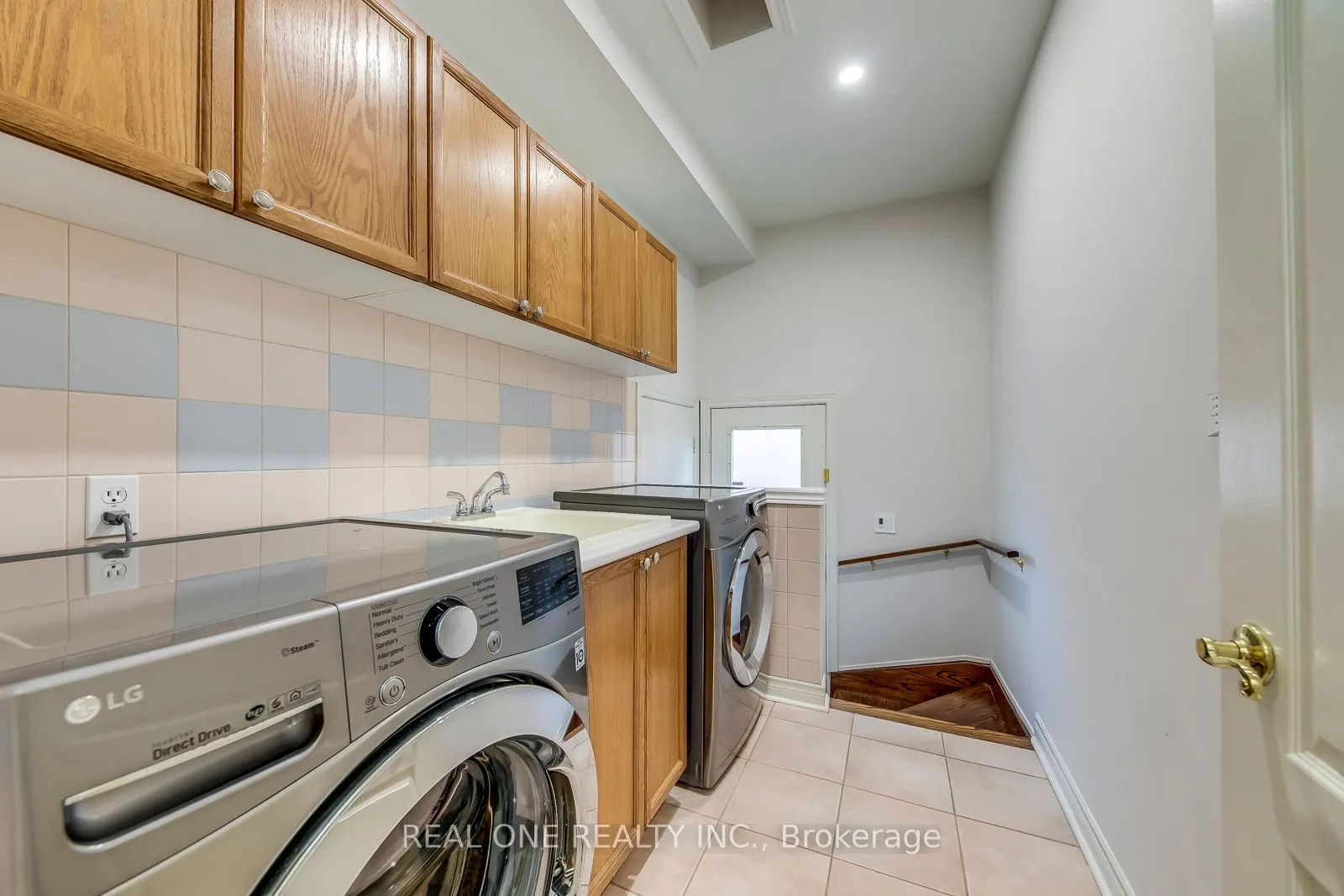 1601 Bayshire Drive
