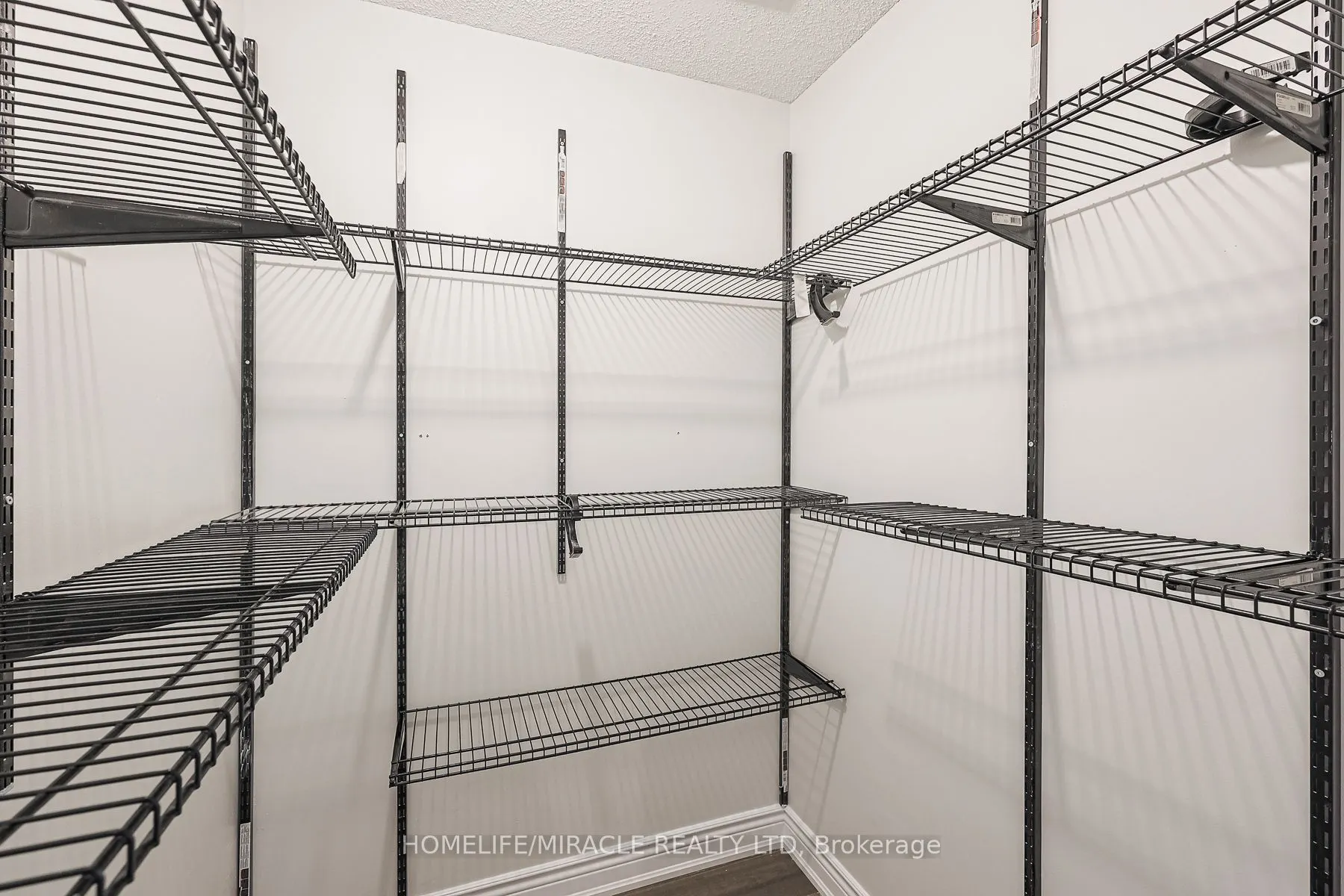 3 Hawkway Court, #Upper