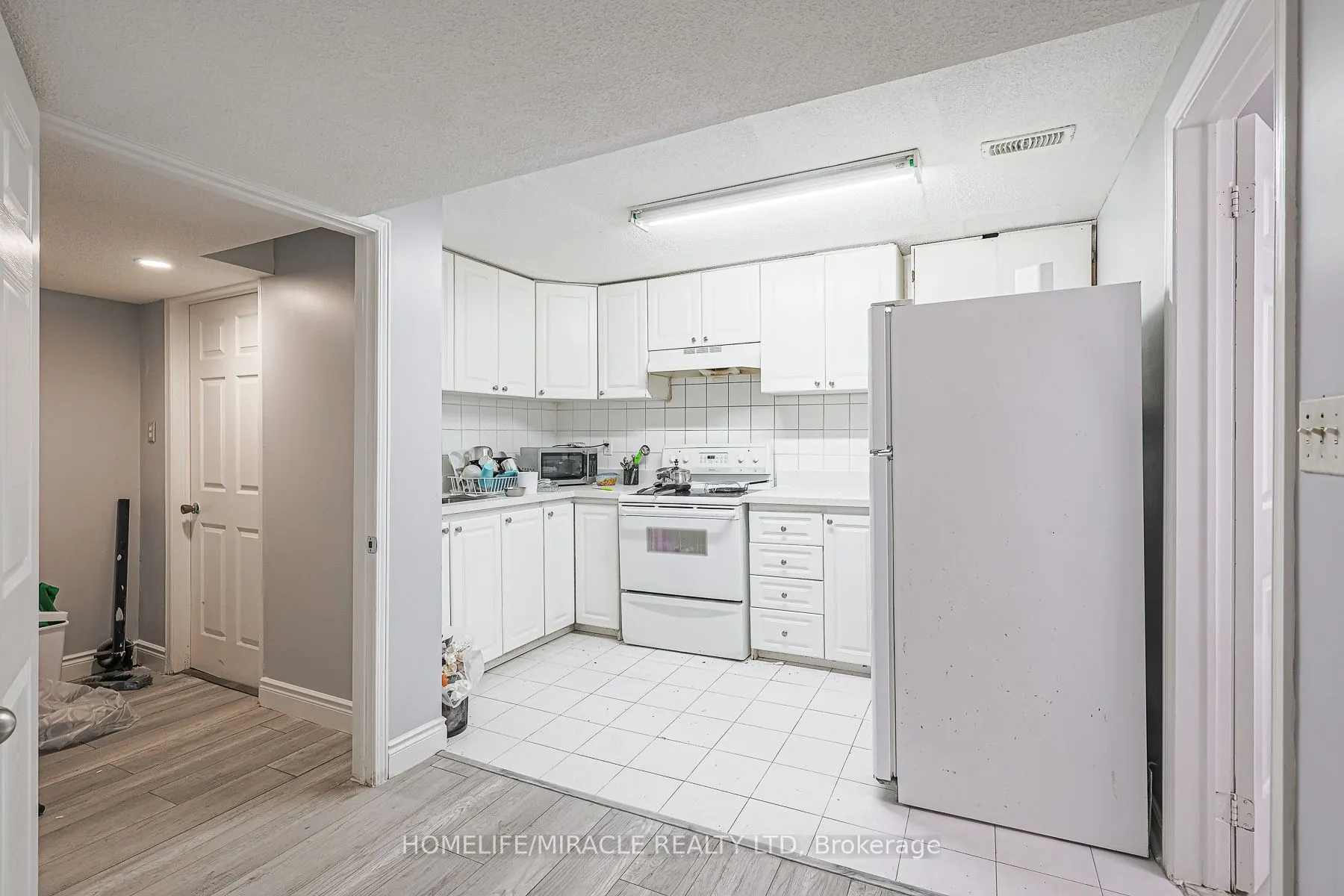 3 Hawkway Court, #Upper
