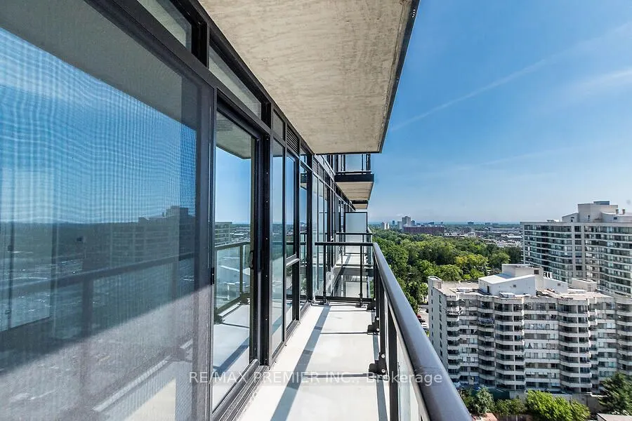 86 Dundas Street E, #1620