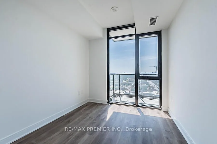 86 Dundas Street E, #1620