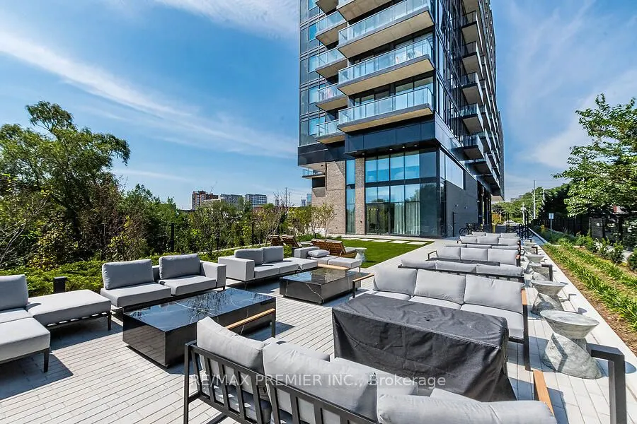 86 Dundas Street E, #1620