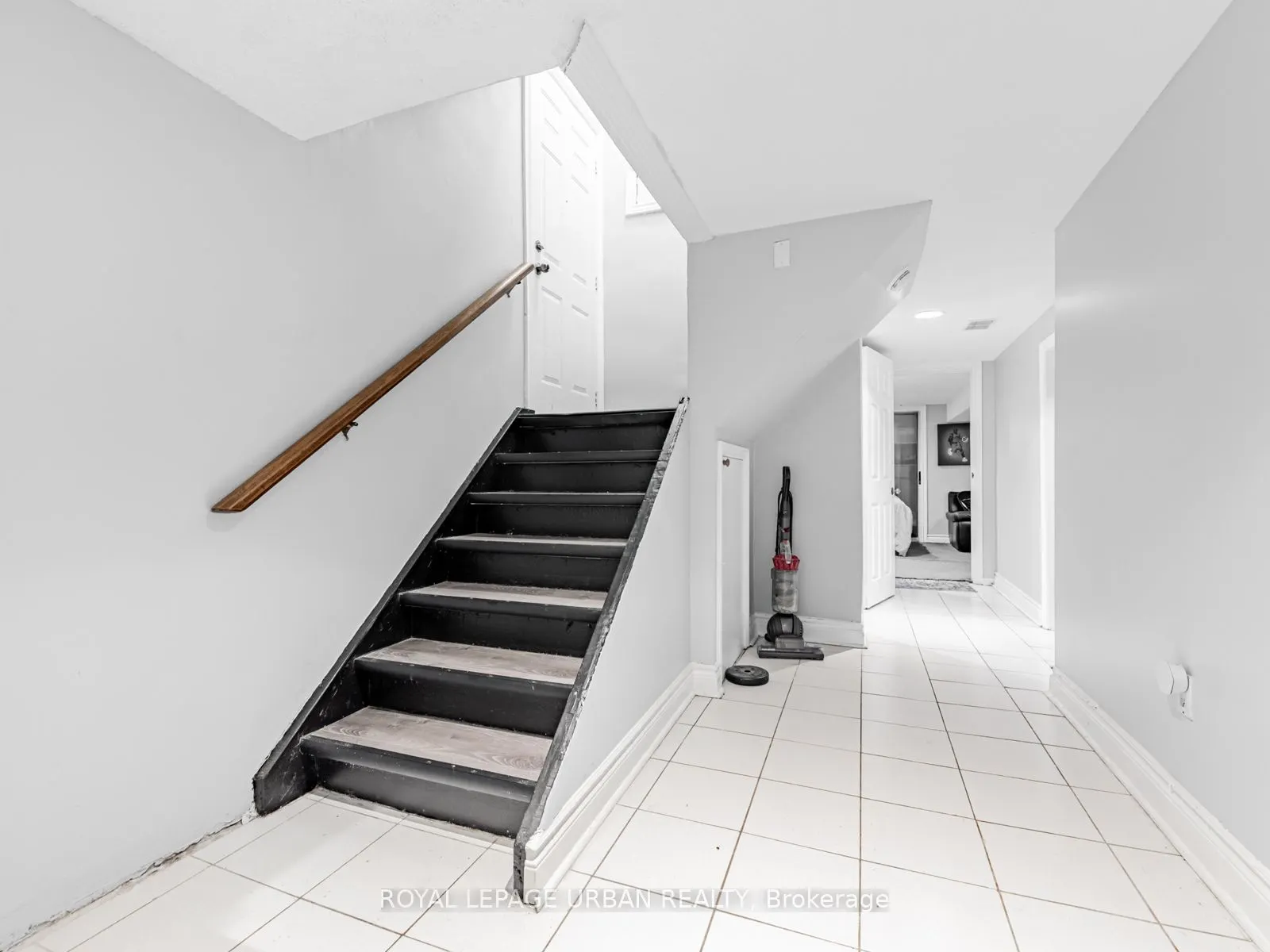 15 Maple Bush Avenue