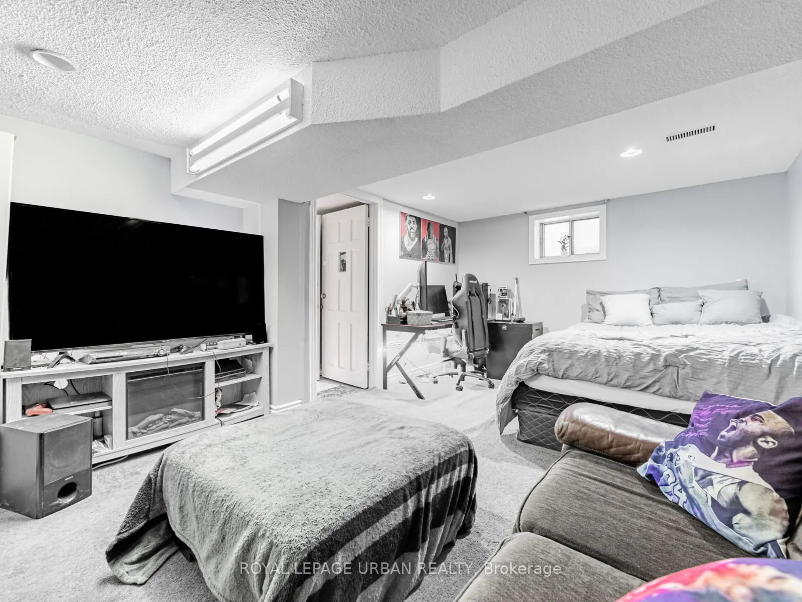 15 Maple Bush Avenue